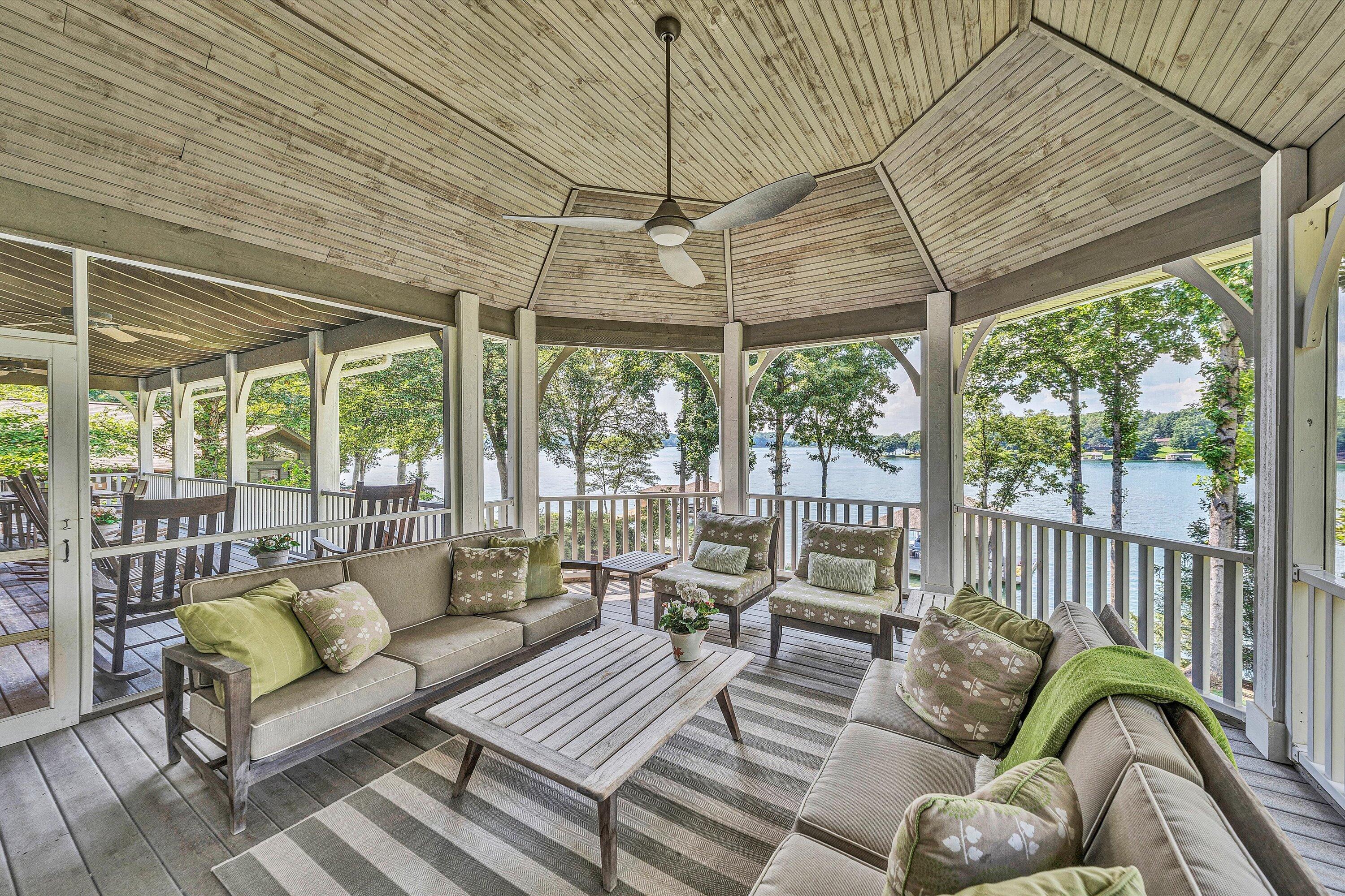 Huddleston, Virginia 24104, United States, 4 Bedrooms Bedrooms, ,4 BathroomsBathrooms,Residential,Active,179135