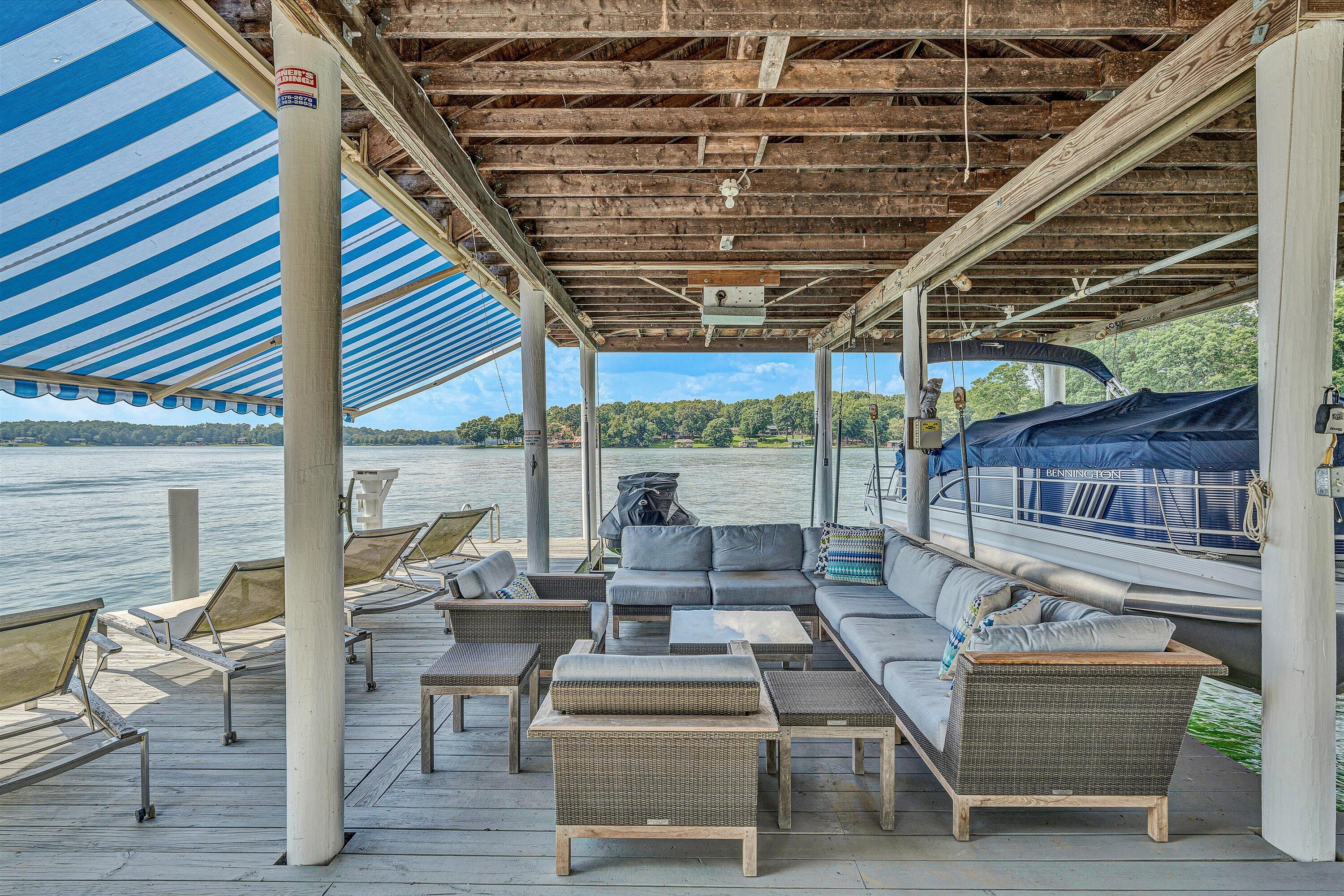 Huddleston, Virginia 24104, United States, 4 Bedrooms Bedrooms, ,4 BathroomsBathrooms,Residential,Active,179135