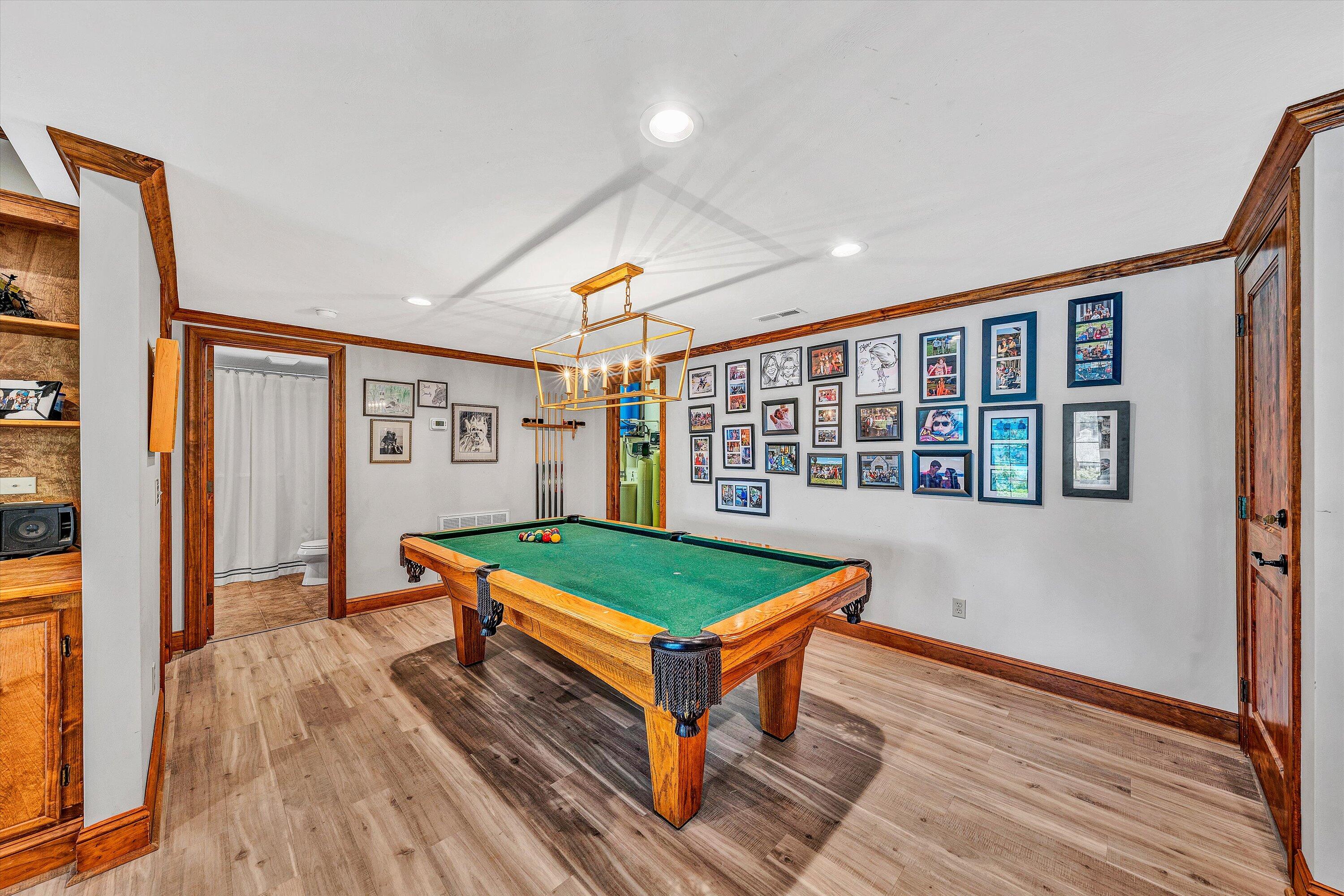 Huddleston, Virginia 24104, United States, 4 Bedrooms Bedrooms, ,4 BathroomsBathrooms,Residential,Active,179135