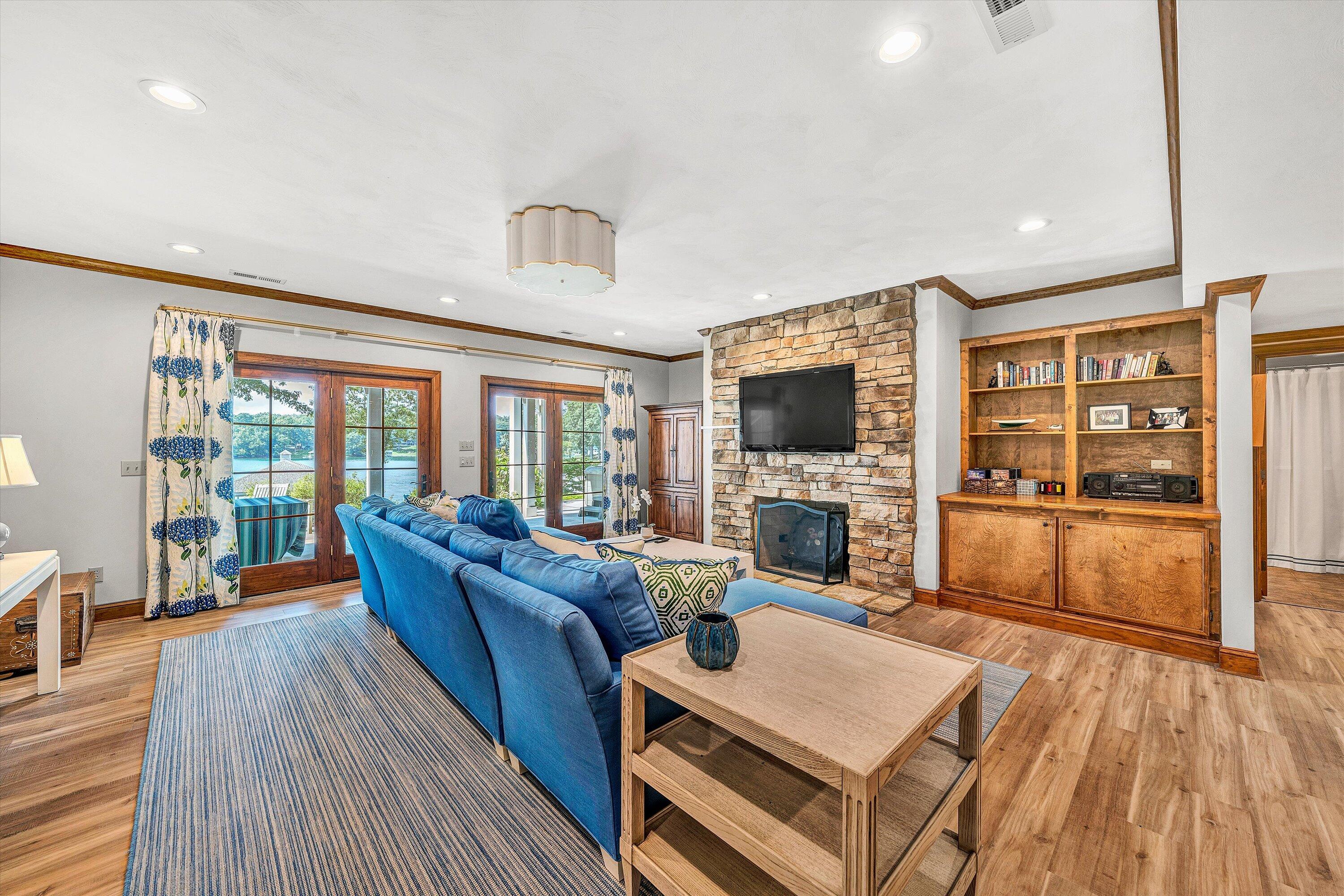 Huddleston, Virginia 24104, United States, 4 Bedrooms Bedrooms, ,4 BathroomsBathrooms,Residential,Active,179135