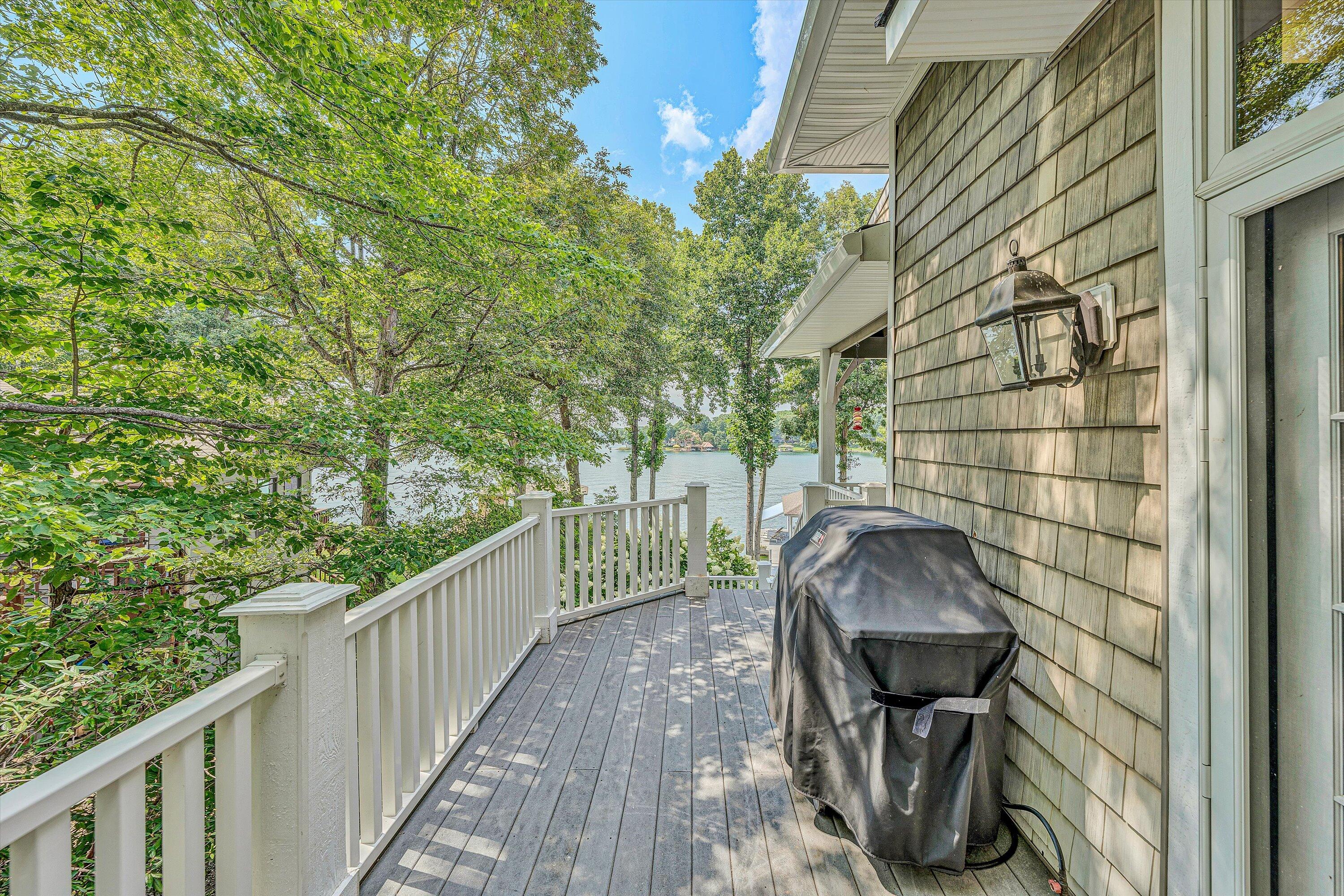 Huddleston, Virginia 24104, United States, 4 Bedrooms Bedrooms, ,4 BathroomsBathrooms,Residential,Active,179135