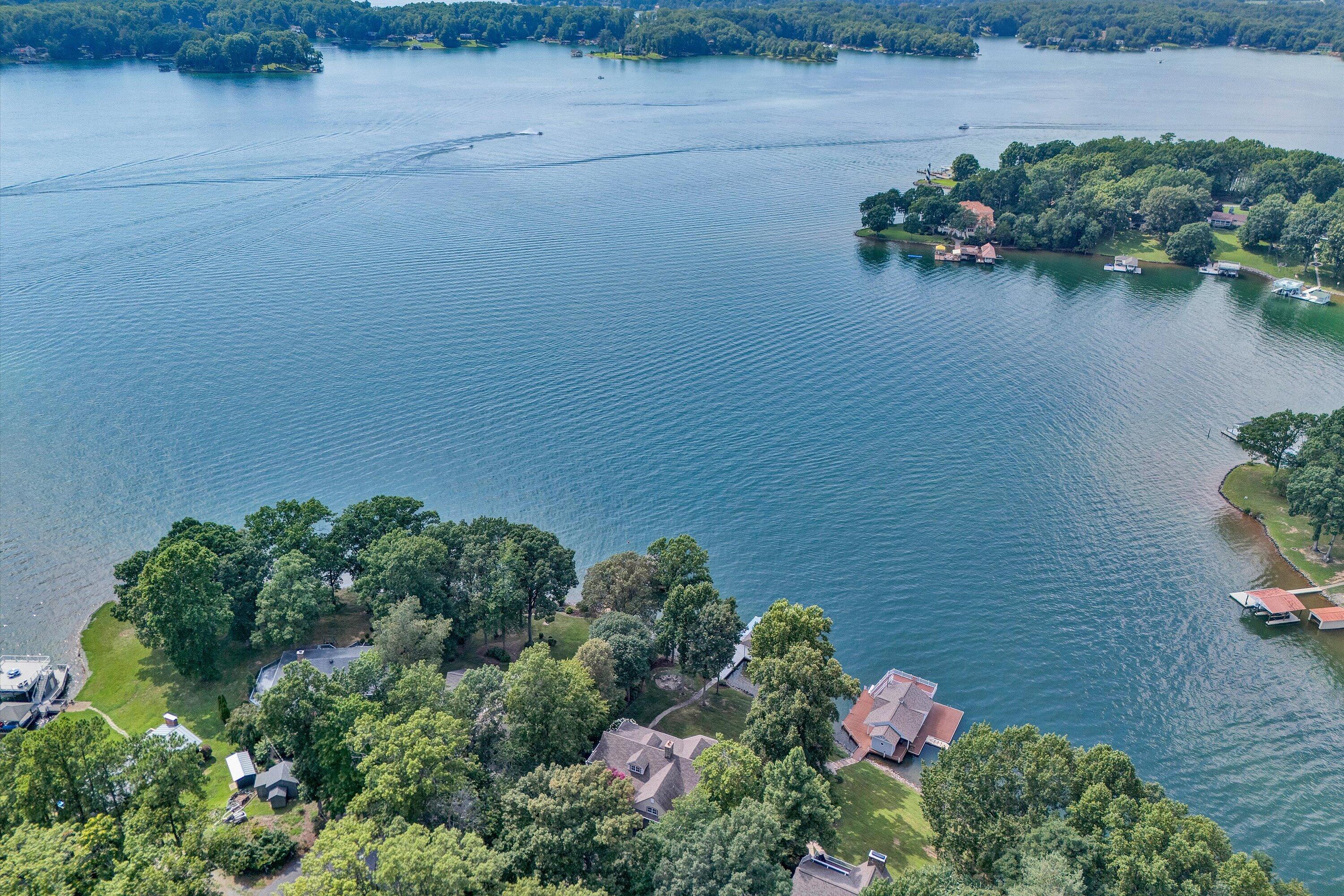 Huddleston, Virginia 24104, United States, 4 Bedrooms Bedrooms, ,4 BathroomsBathrooms,Residential,Active,179135