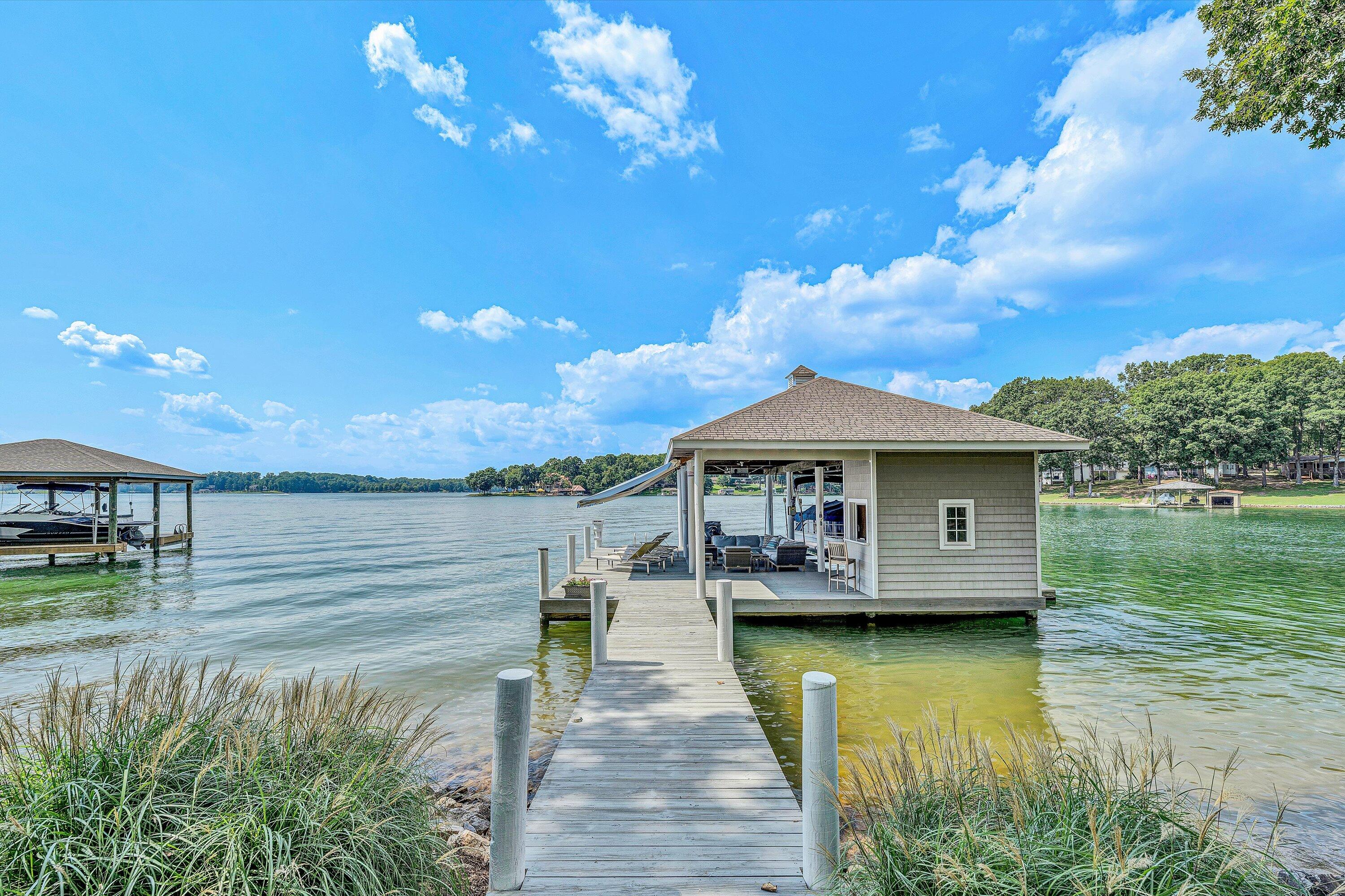 Huddleston, Virginia 24104, United States, 4 Bedrooms Bedrooms, ,4 BathroomsBathrooms,Residential,Active,179135