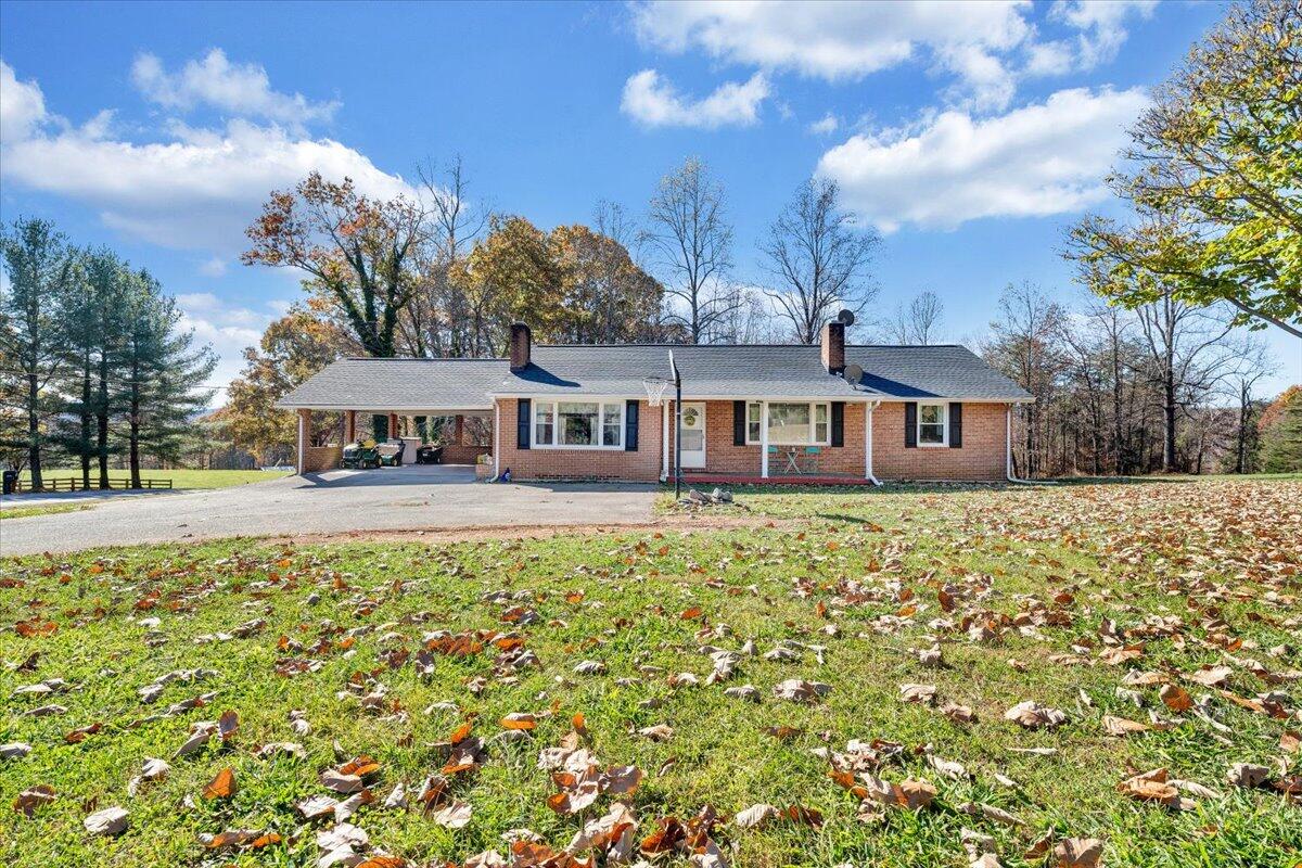 1409 Crooked Oak Rd, Rocky Mount, Virginia image 2