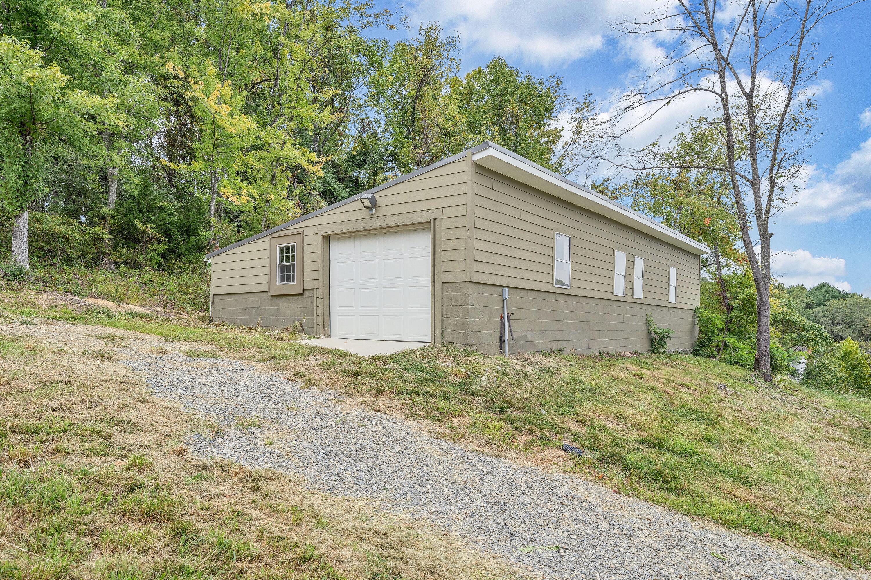 7935 Bent Mountain Rd, Roanoke, Virginia image 38