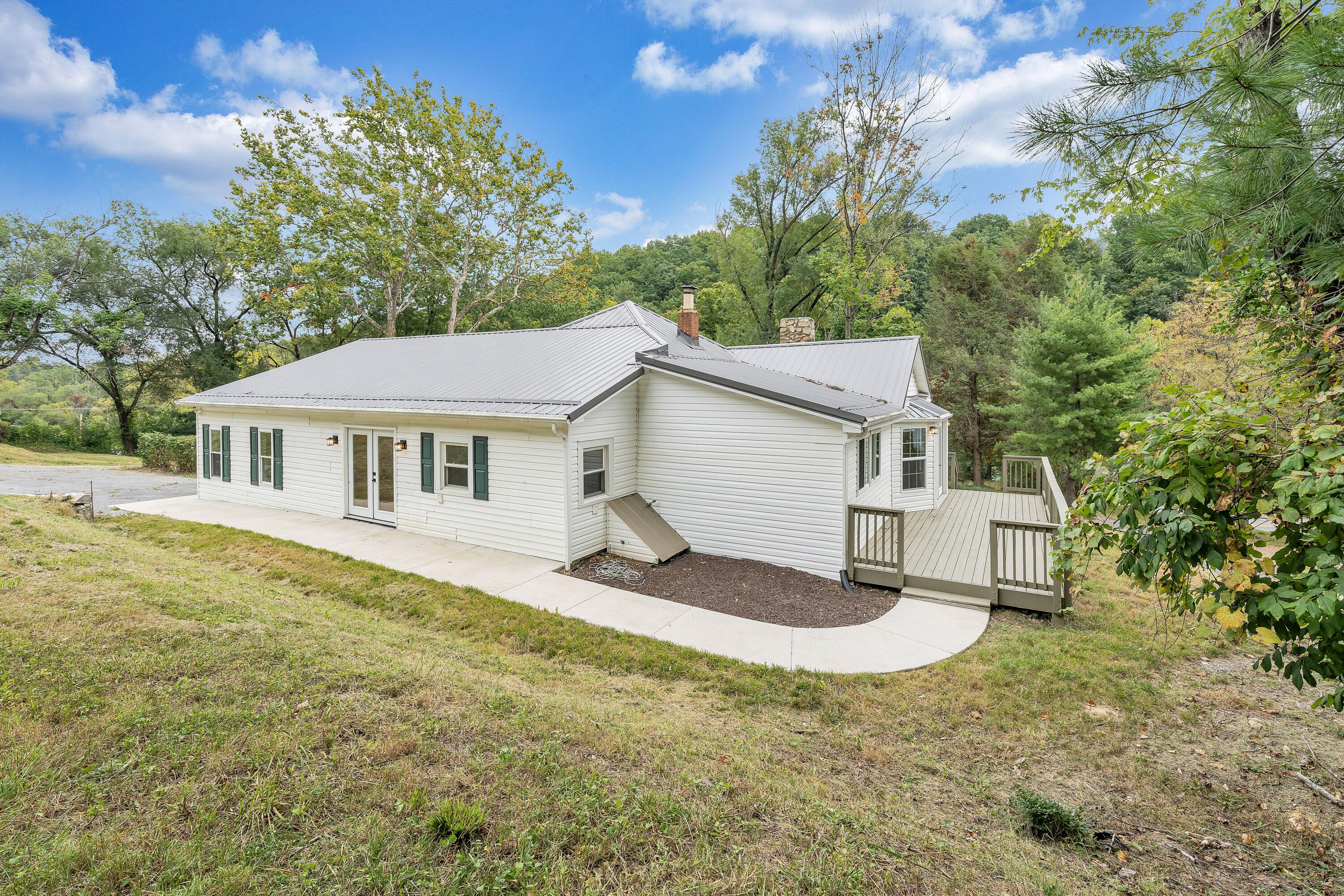 7935 Bent Mountain Rd, Roanoke, Virginia image 11