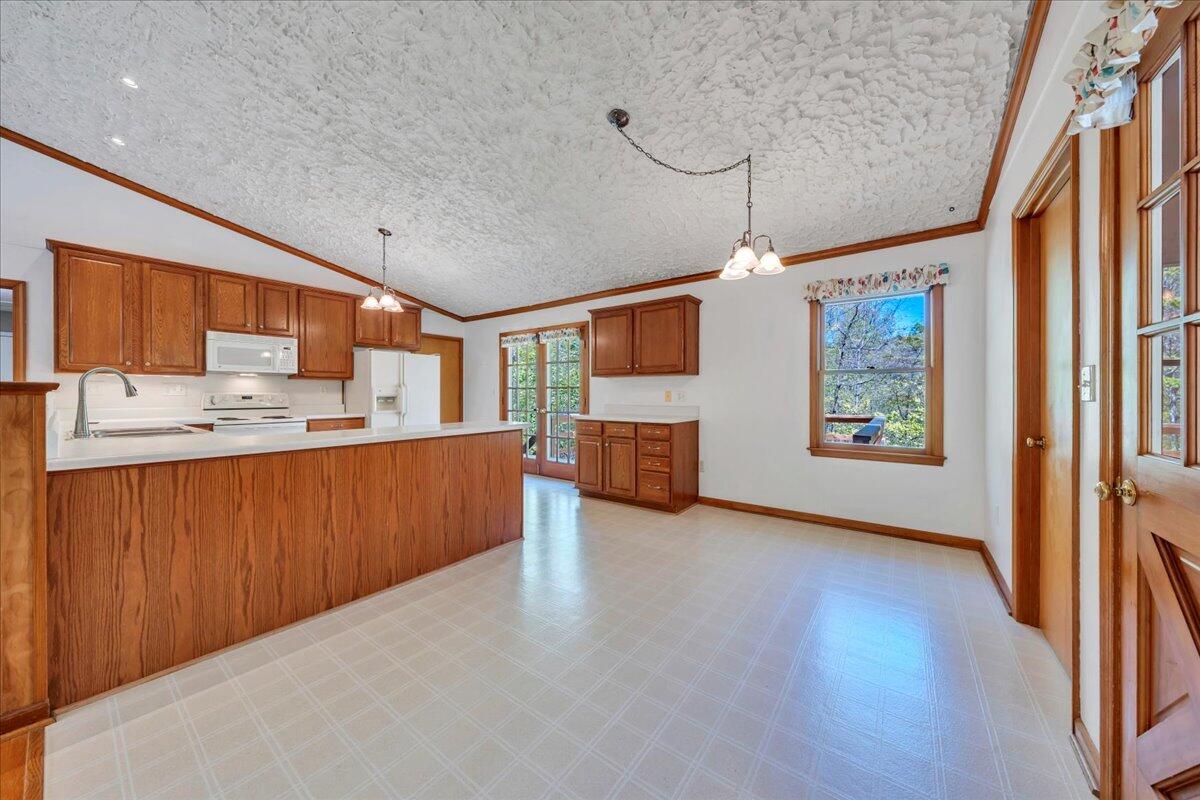 3160 Brian Rd, Salem, Virginia image 9