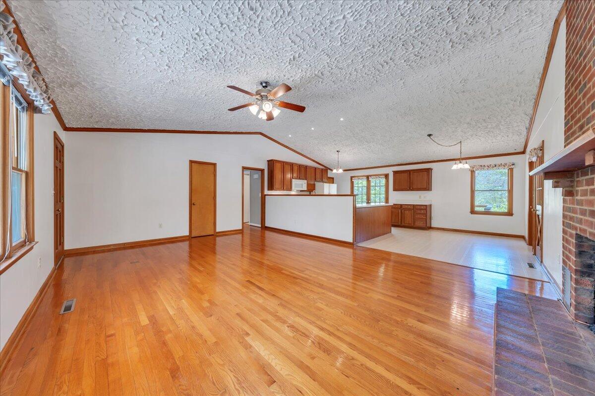 3160 Brian Rd, Salem, Virginia image 8