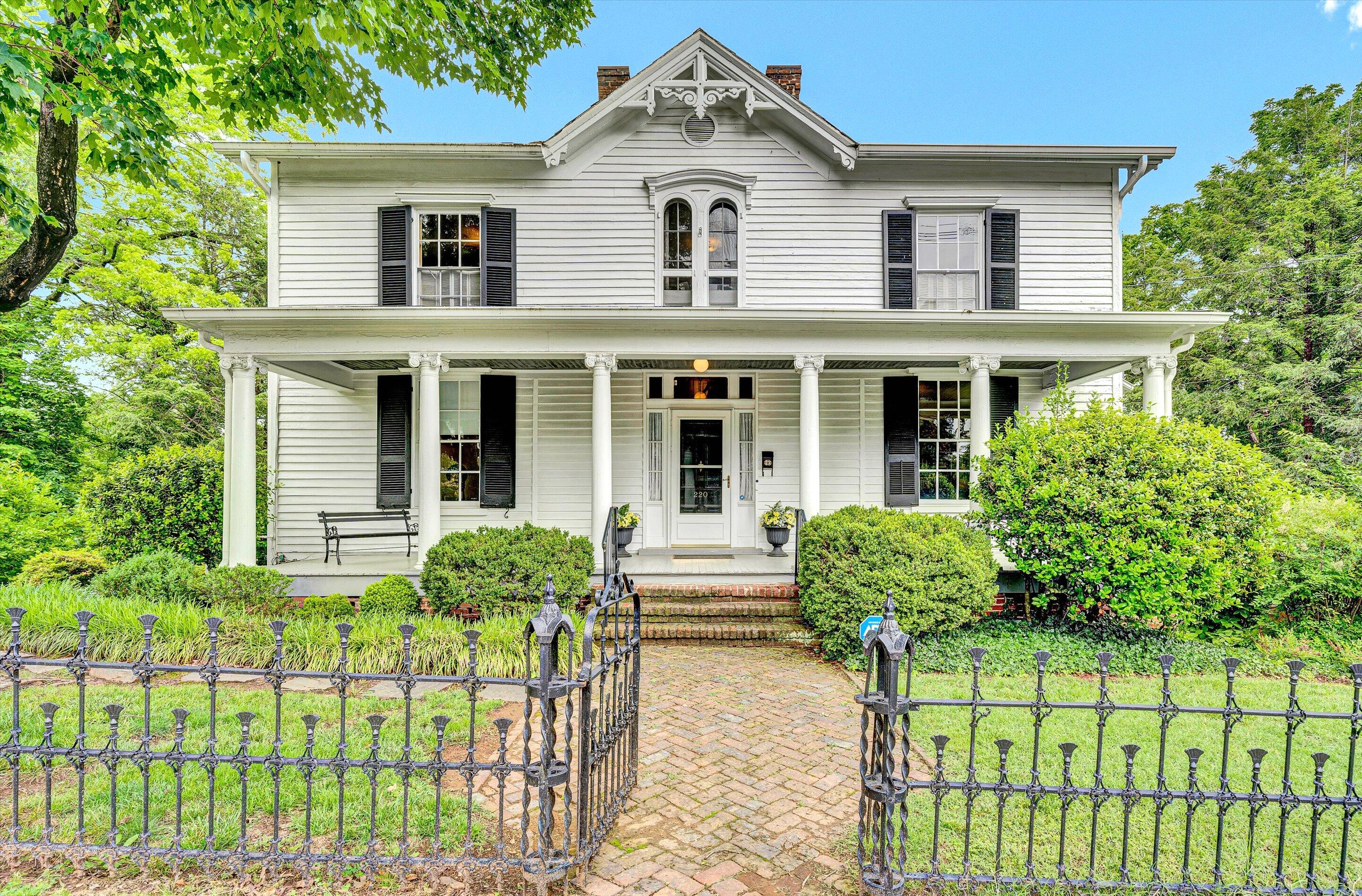 220 N Broad St, Salem, Virginia image 1