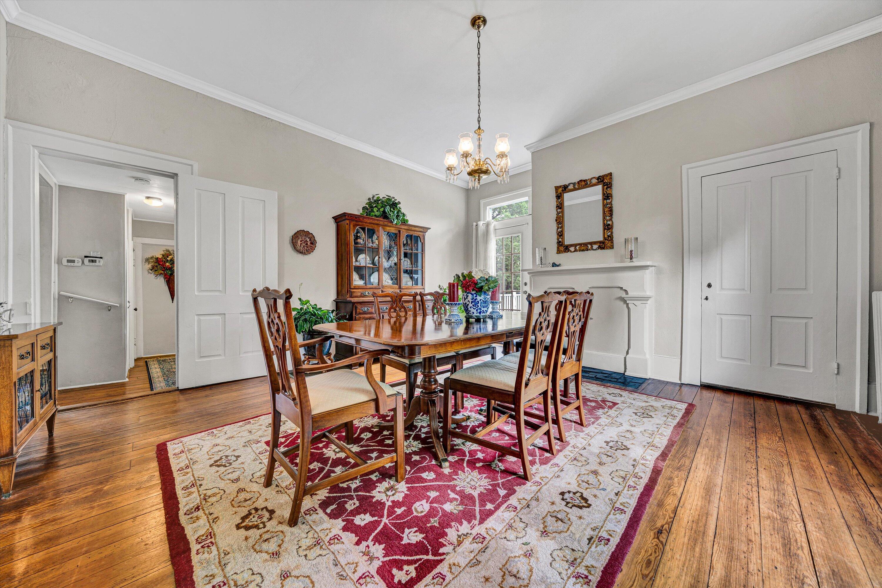 220 N Broad St, Salem, Virginia image 8