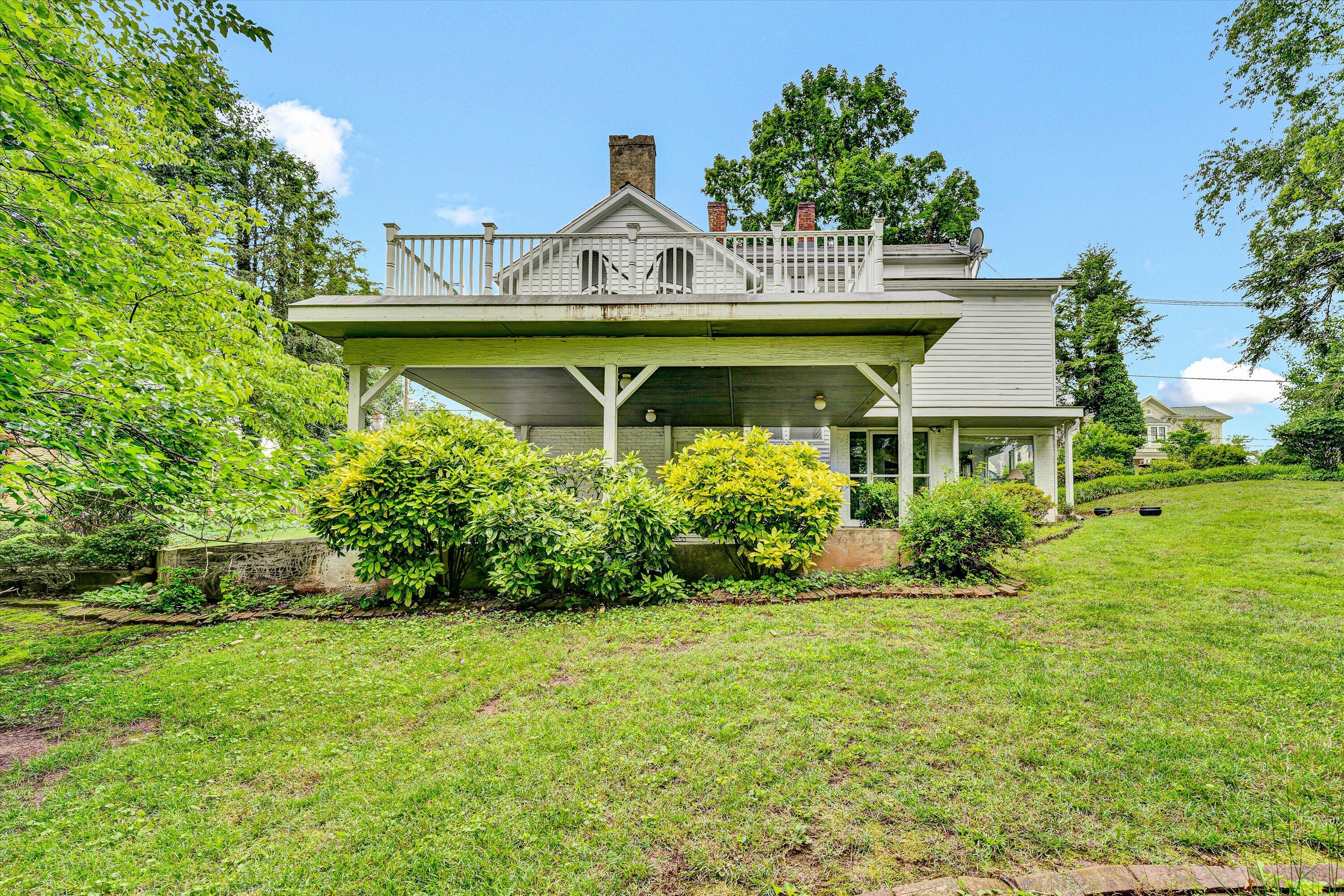 220 N Broad St, Salem, Virginia image 30