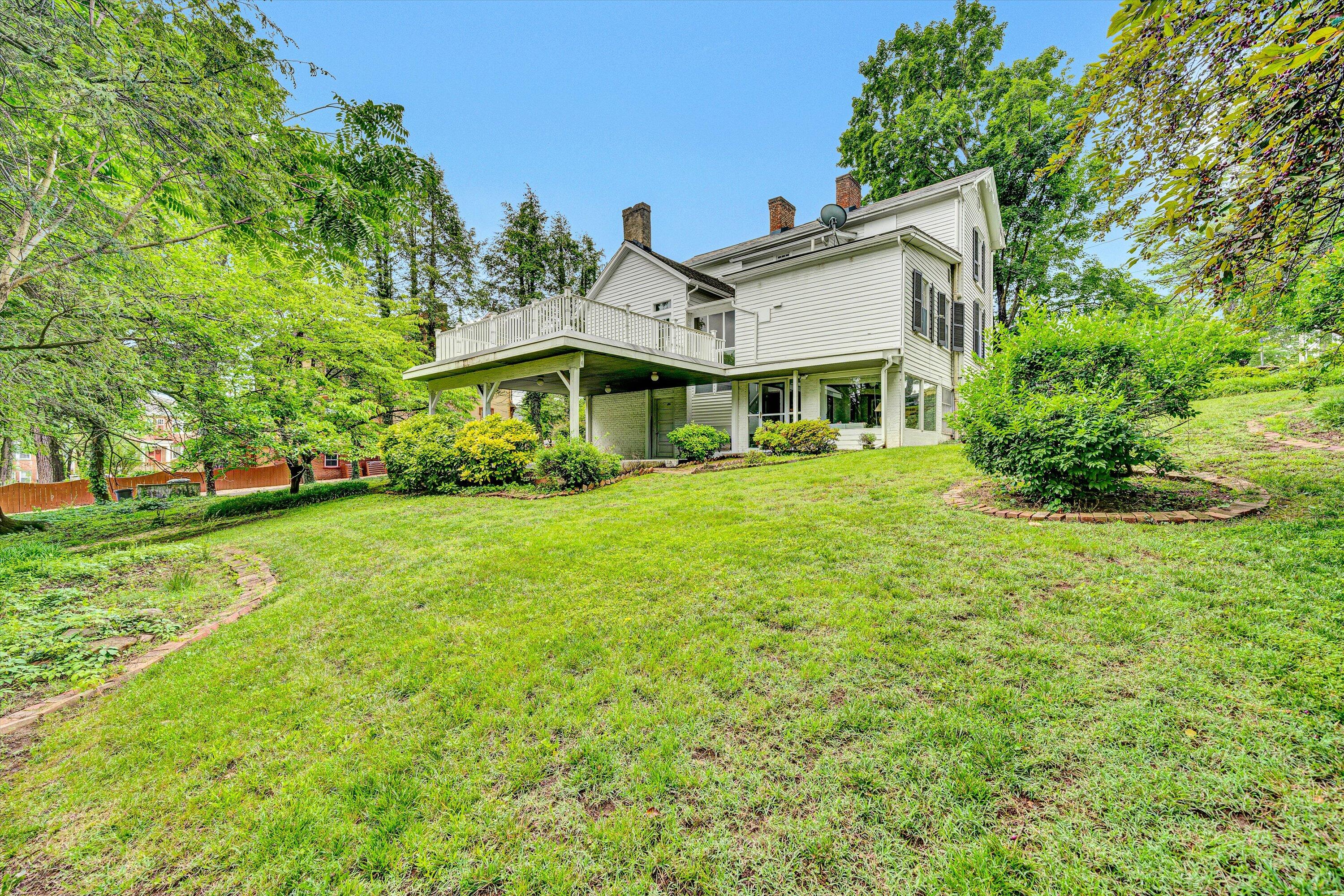 220 N Broad St, Salem, Virginia image 29