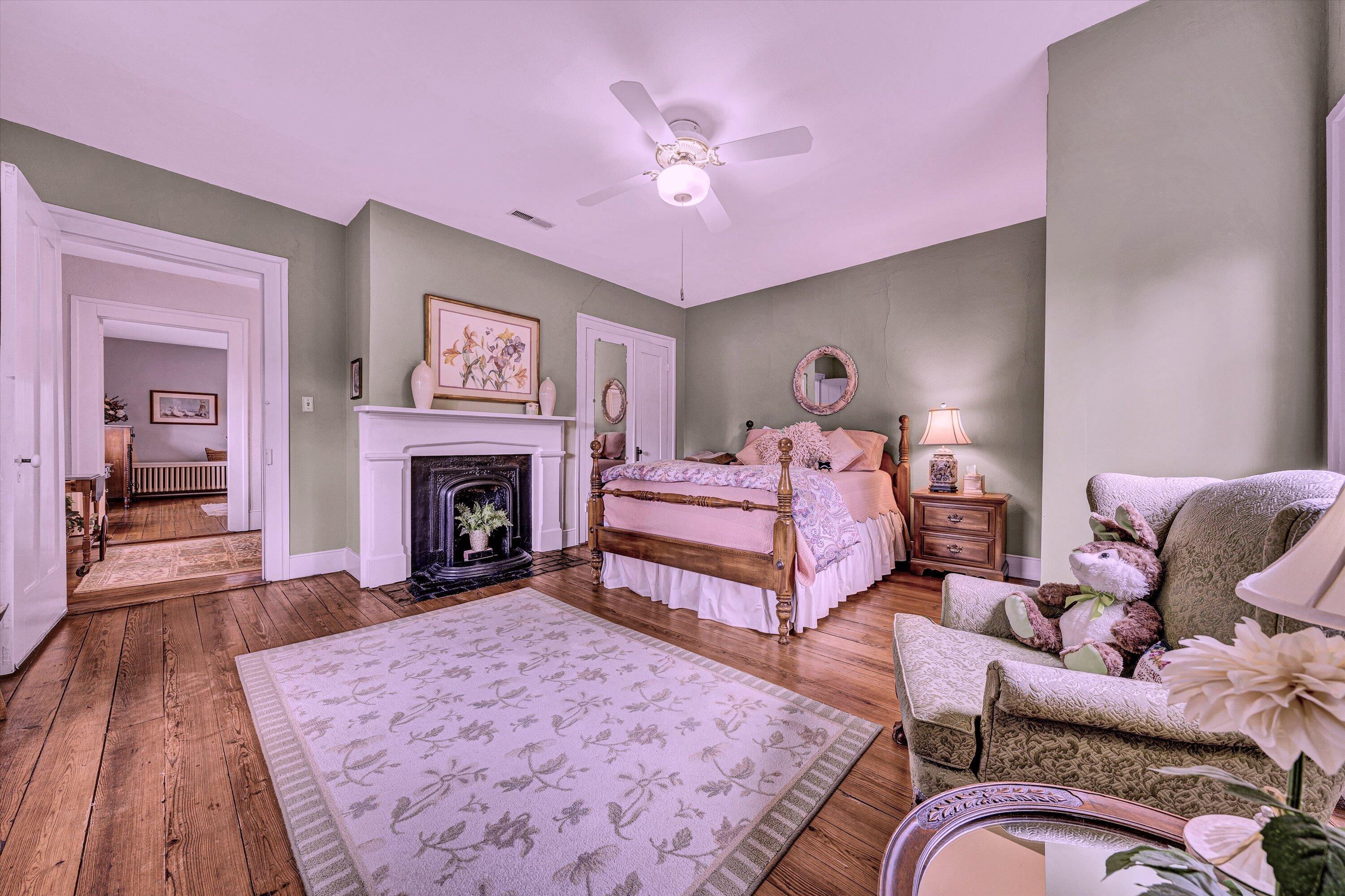 220 N Broad St, Salem, Virginia image 18
