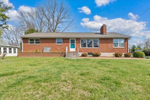 Homes For Sale - 1311 Penley Blvd<br/> Salem, VA 24153