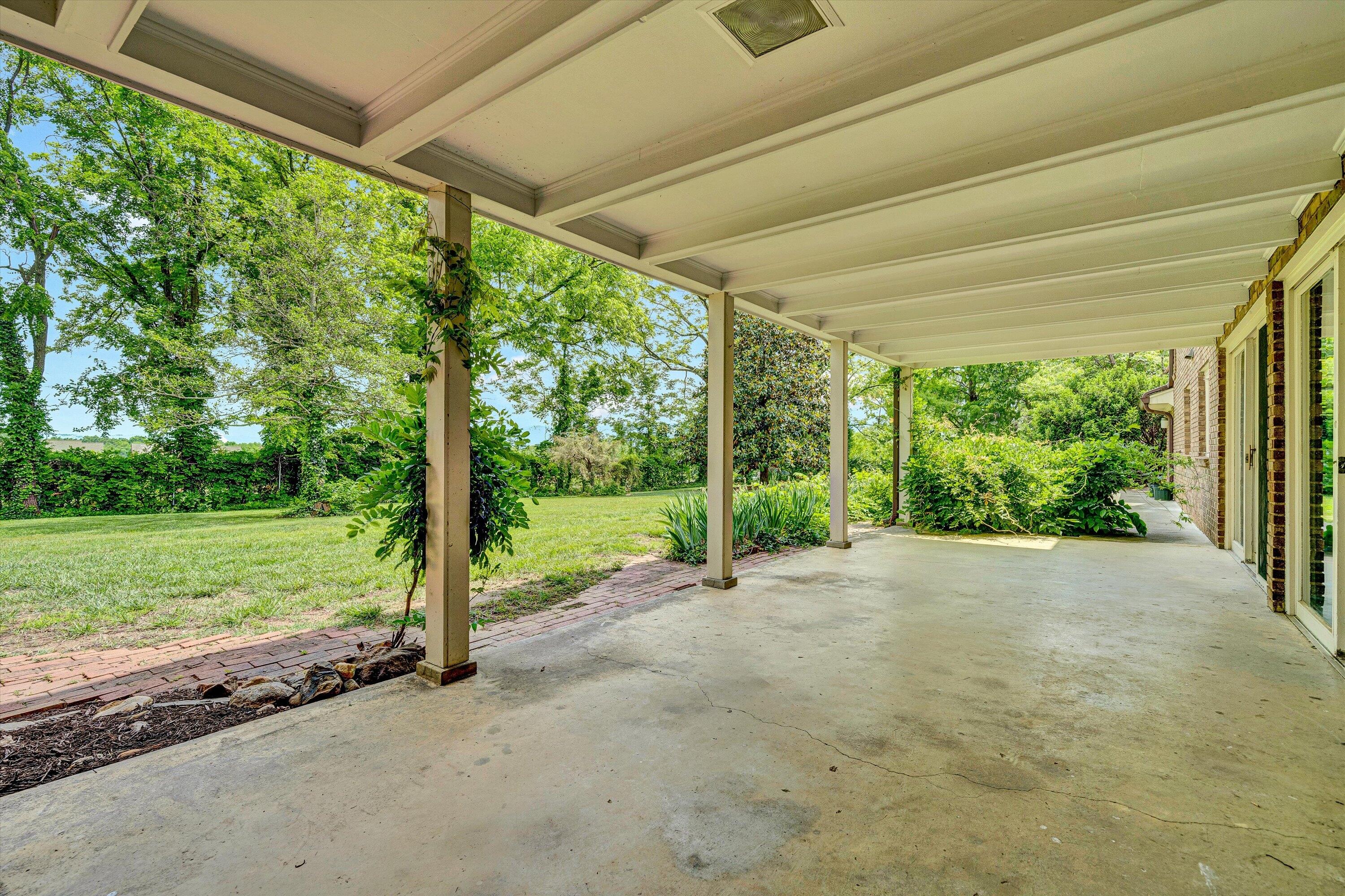 Salem, Virginia 24153, United States, 6 Bedrooms Bedrooms, ,4 BathroomsBathrooms,Residential,Pending,132071