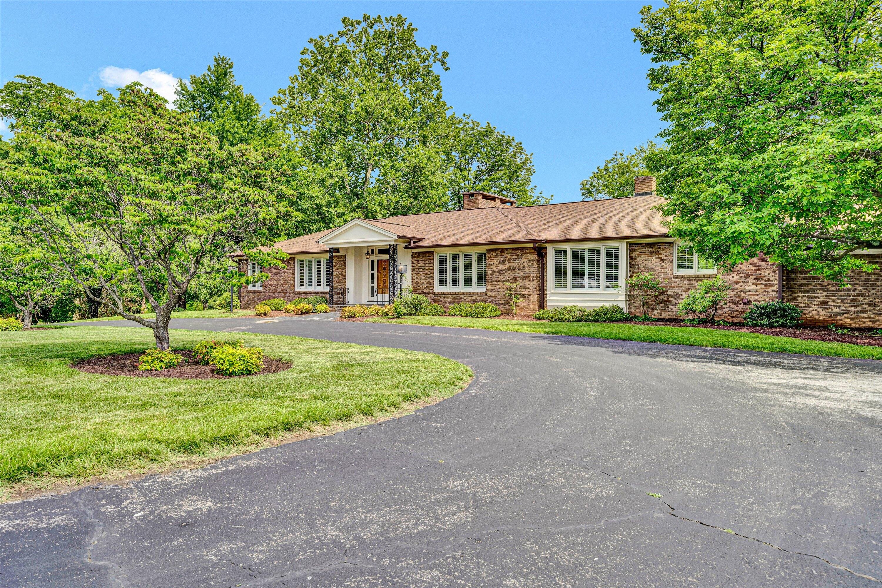 1200 Pickwick Ln, Salem, Virginia image 2