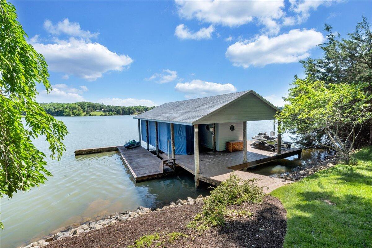 723 Fox Chase Rd, Wirtz, Virginia image 4