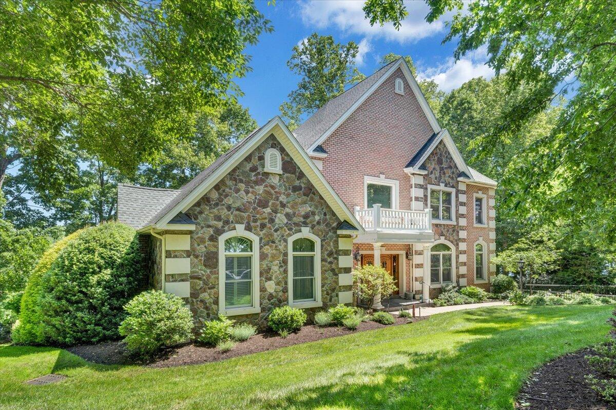 723 Fox Chase Rd, Wirtz, Virginia image 2