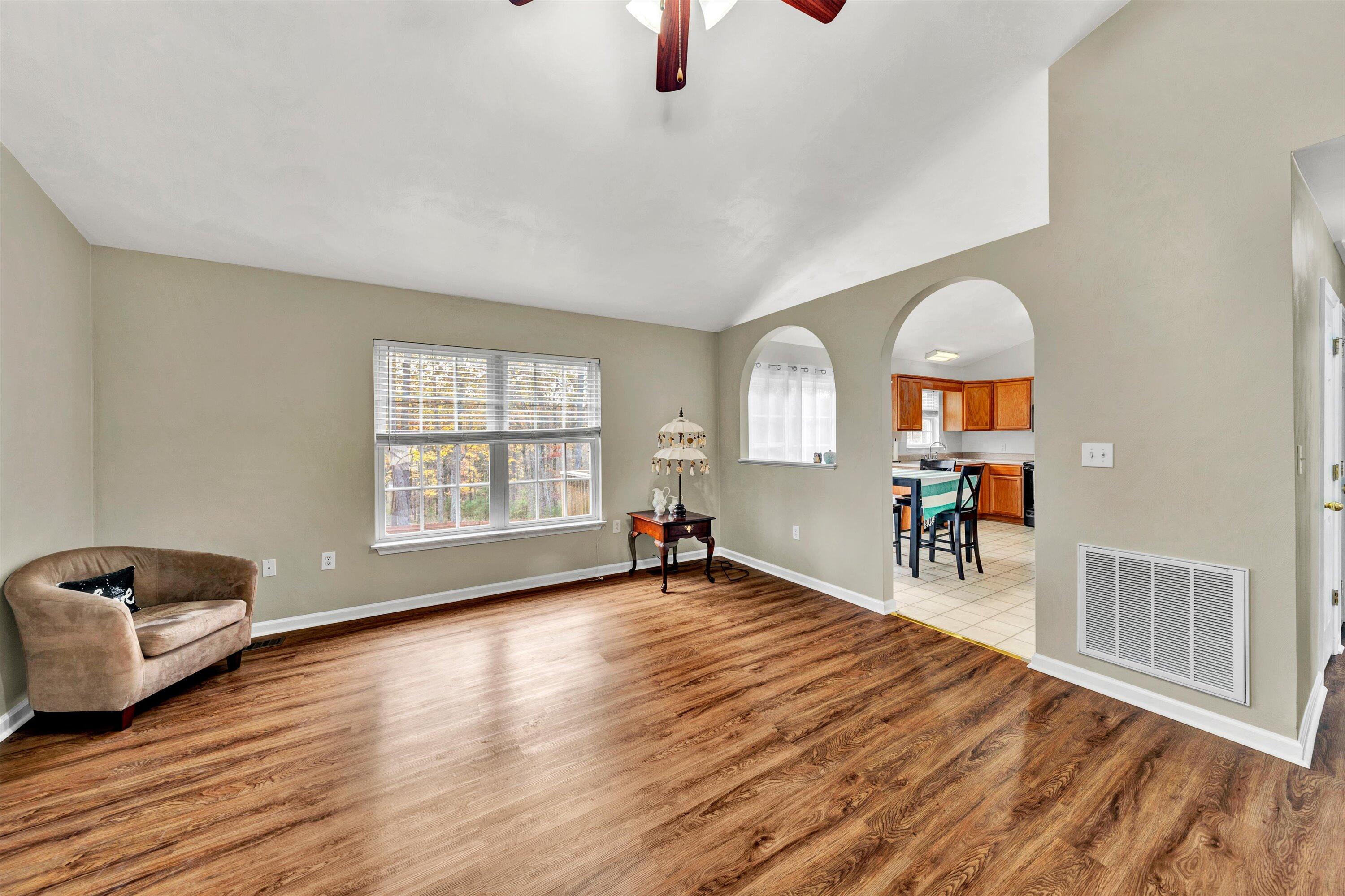 260 Harbor Landing Dr, Moneta, Virginia image 7