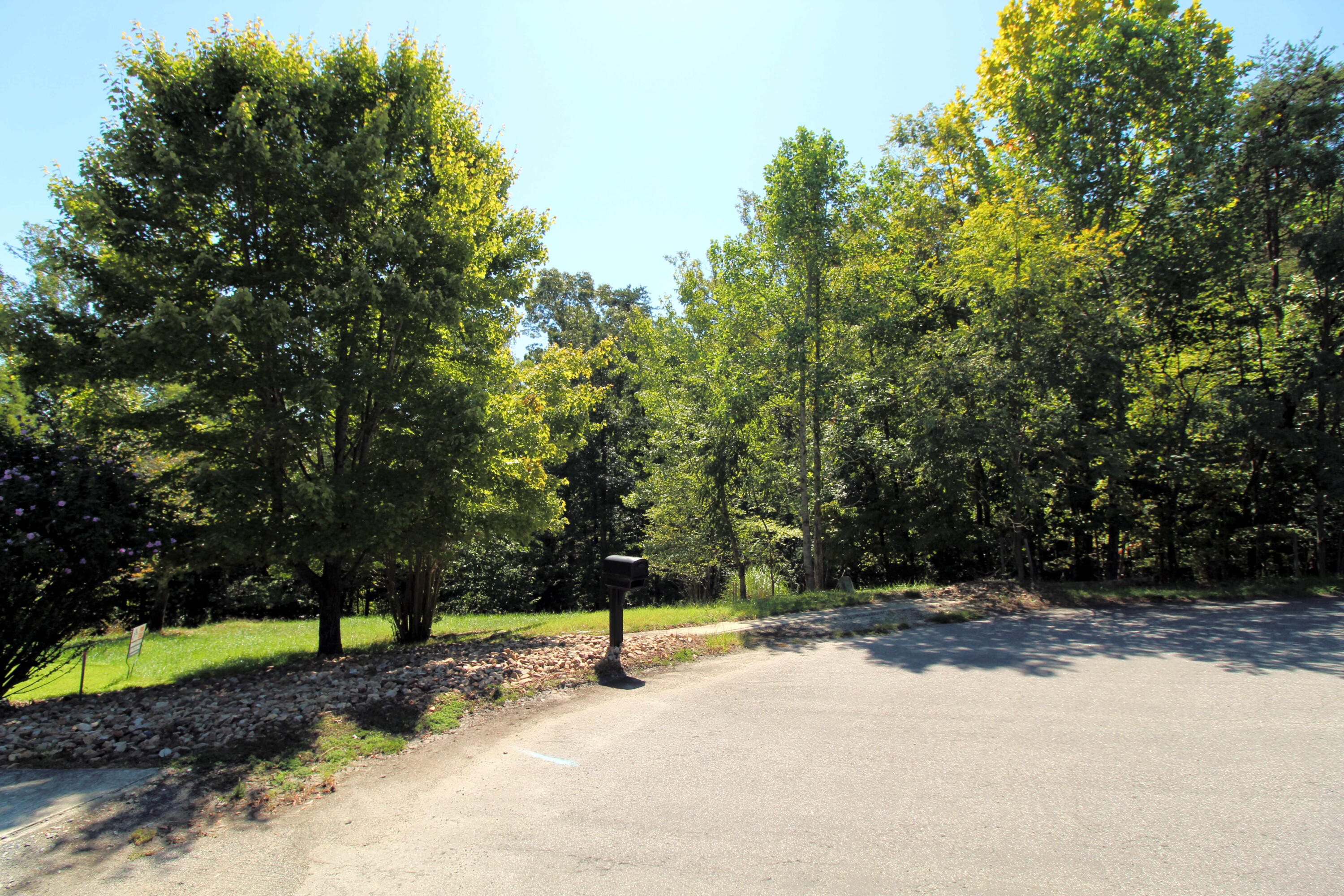 Middlecreek Ct, Moneta, Virginia image 14