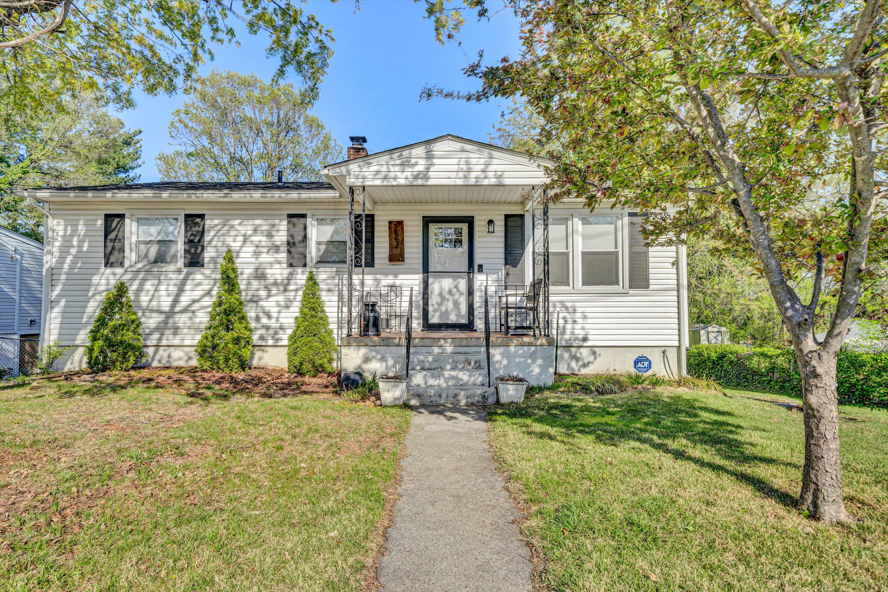 222 Braxton Ave Ave, Salem, Virginia image 1