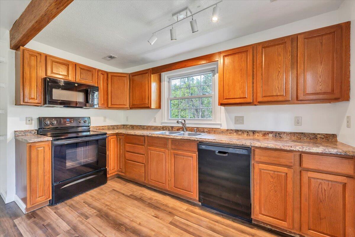 1054 Martin Mcneil Rd, Salem, Virginia image 13