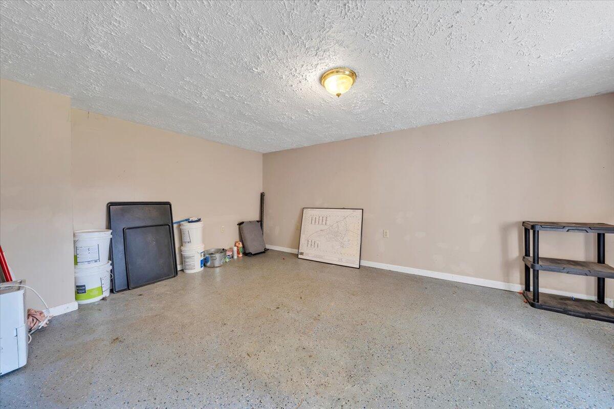 1054 Martin Mcneil Rd, Salem, Virginia image 25