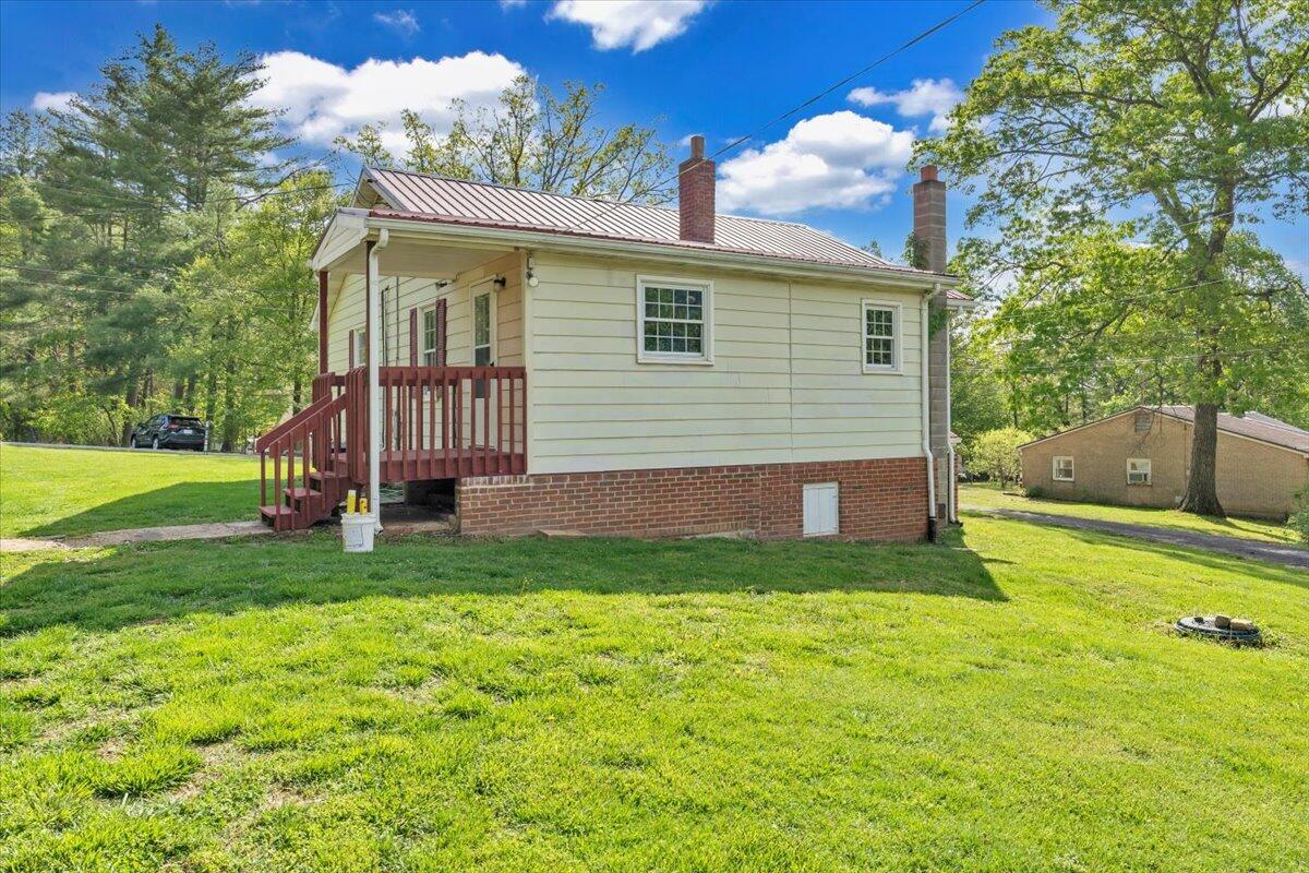 1054 Martin Mcneil Rd, Salem, Virginia image 28
