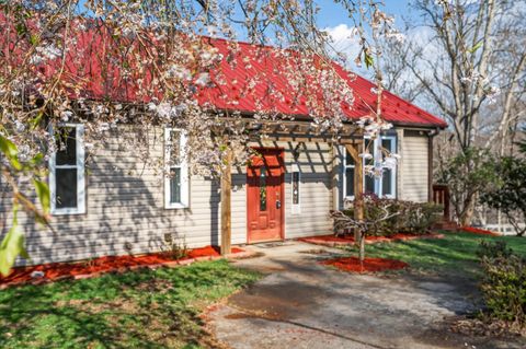 Homes For Sale - 106 E Beaver Dam Ct<br/> Goodview, VA 24095