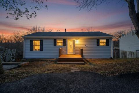 Apartment For Sale - 4902 Old Mountain Rd<br/> Roanoke, VA 24019