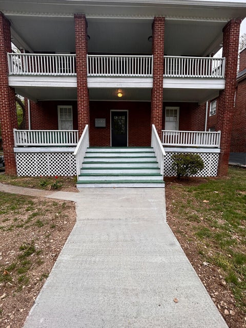 Apartment For Rent - 2037 Laburnum Ave #2<br/> Roanoke, VA 24015
