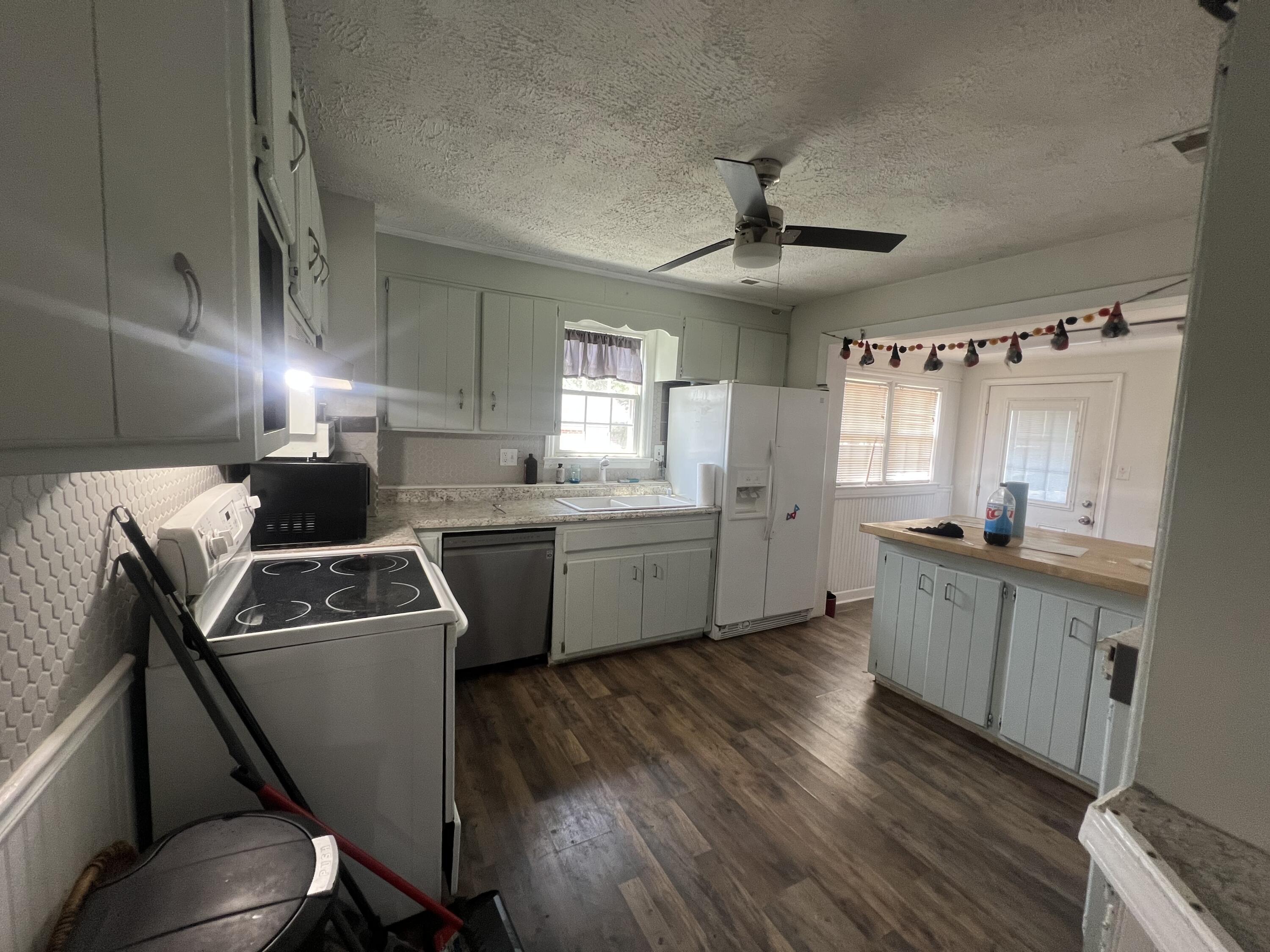 2432 Ravenwood Ave, Roanoke, Virginia image 2