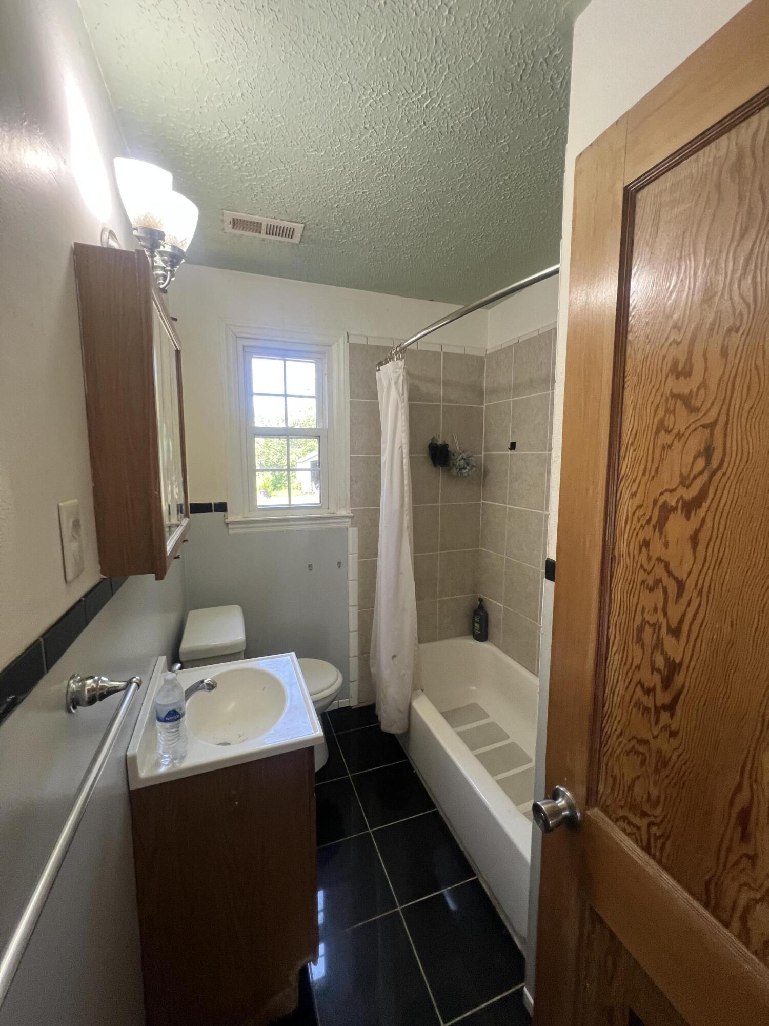 2432 Ravenwood Ave, Roanoke, Virginia image 4