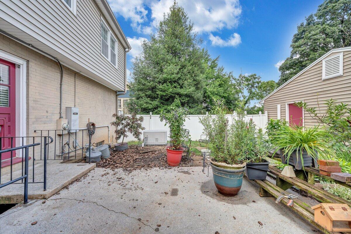 2626 Avenham Ave, Roanoke, Virginia image 34
