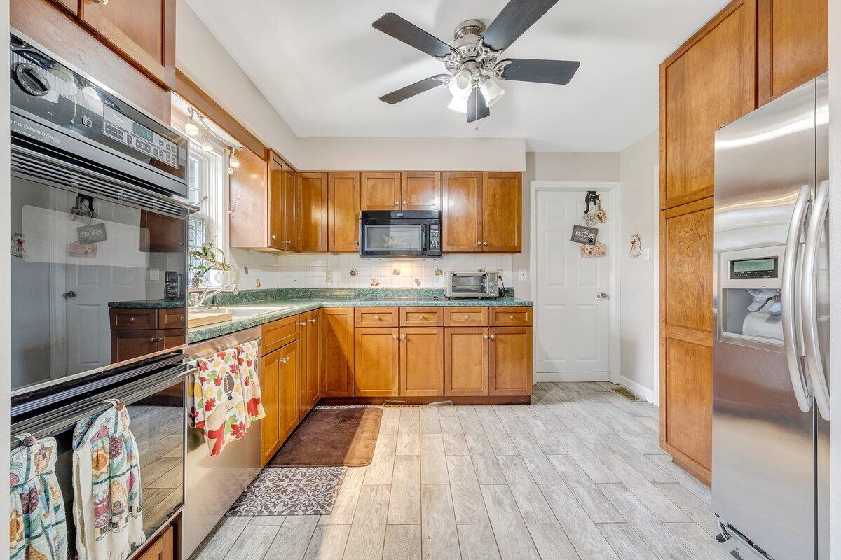 2626 Avenham Ave, Roanoke, Virginia image 13