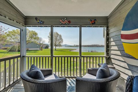 Townhouse For Sale - 175 Clubhouse Tower Dr<br/> Franklin County, Moneta, VA 24121