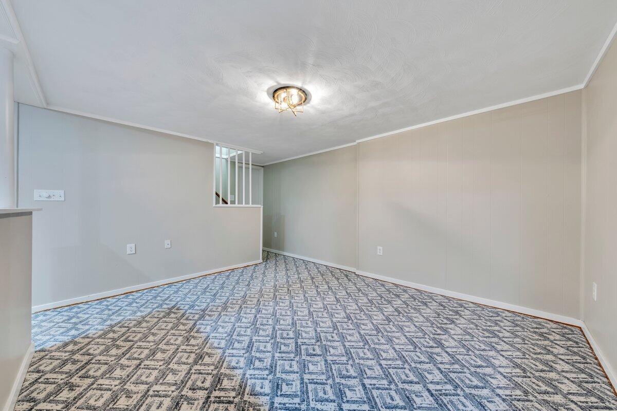 227 Maplelawn Ave, Roanoke, Virginia image 28