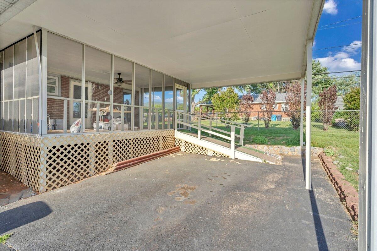 227 Maplelawn Ave, Roanoke, Virginia image 48