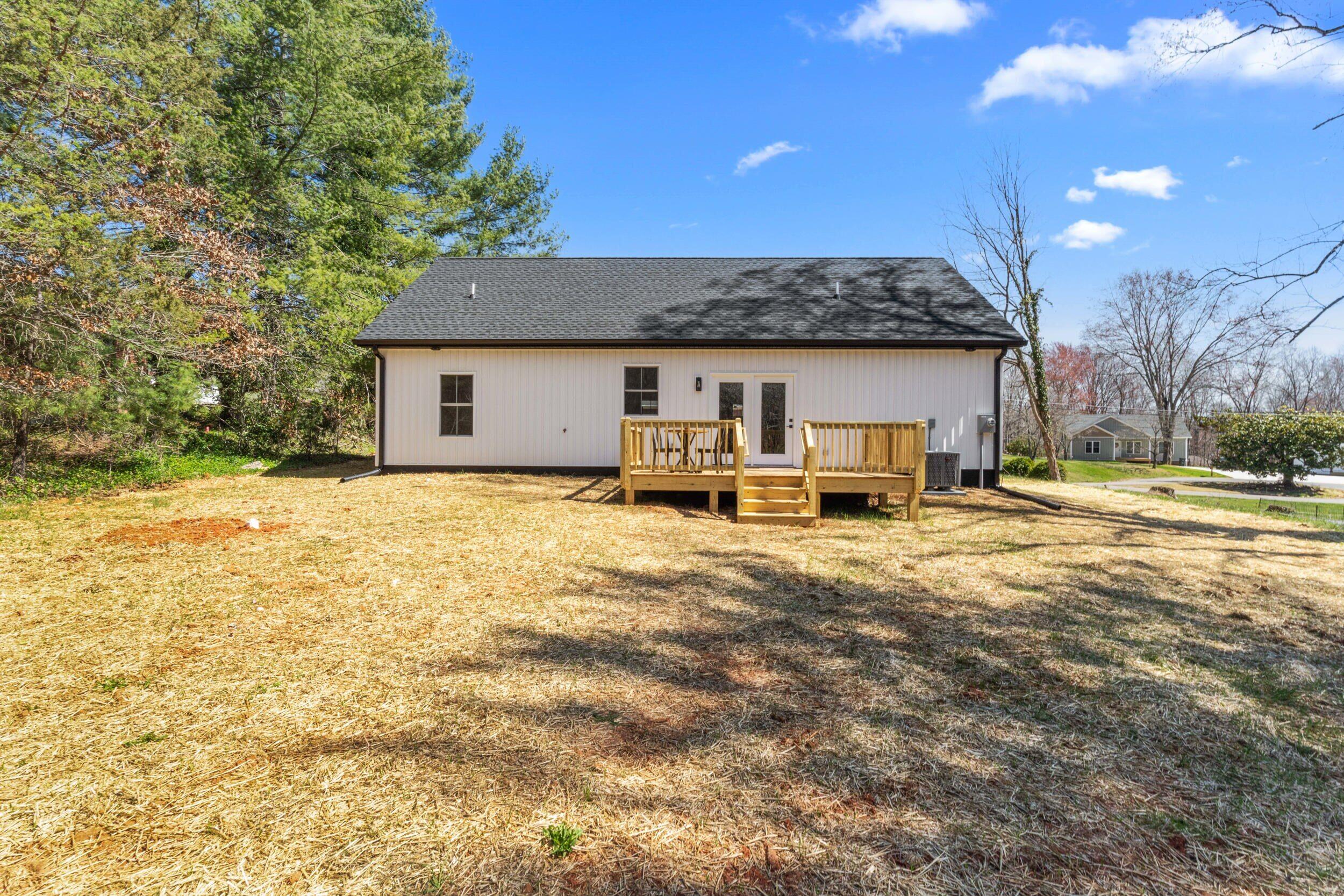 1428 Hickory Cove Ln, Moneta, Virginia image 4