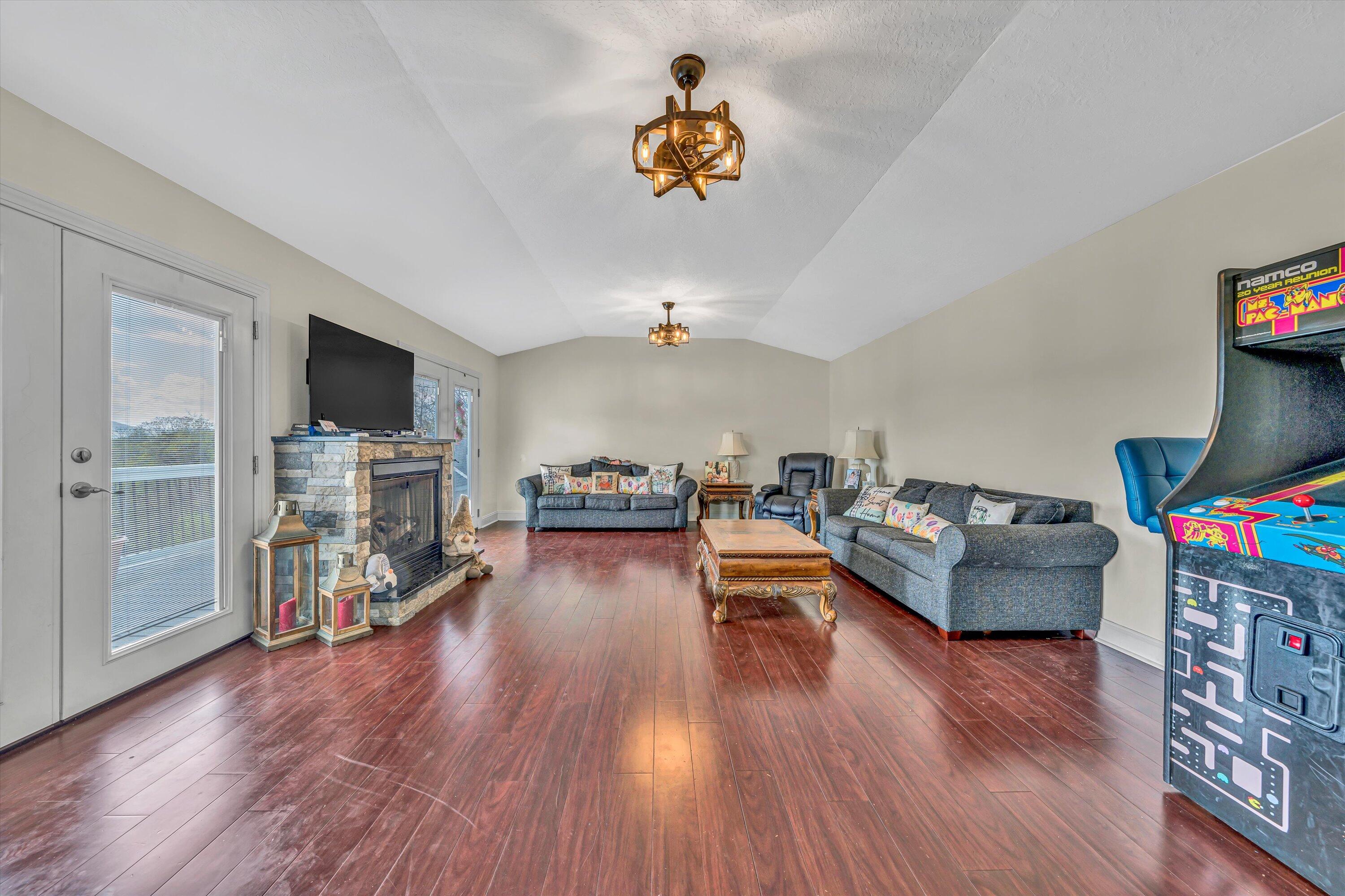 1150 Drewrys Hill Rd, Vinton, Virginia image 17