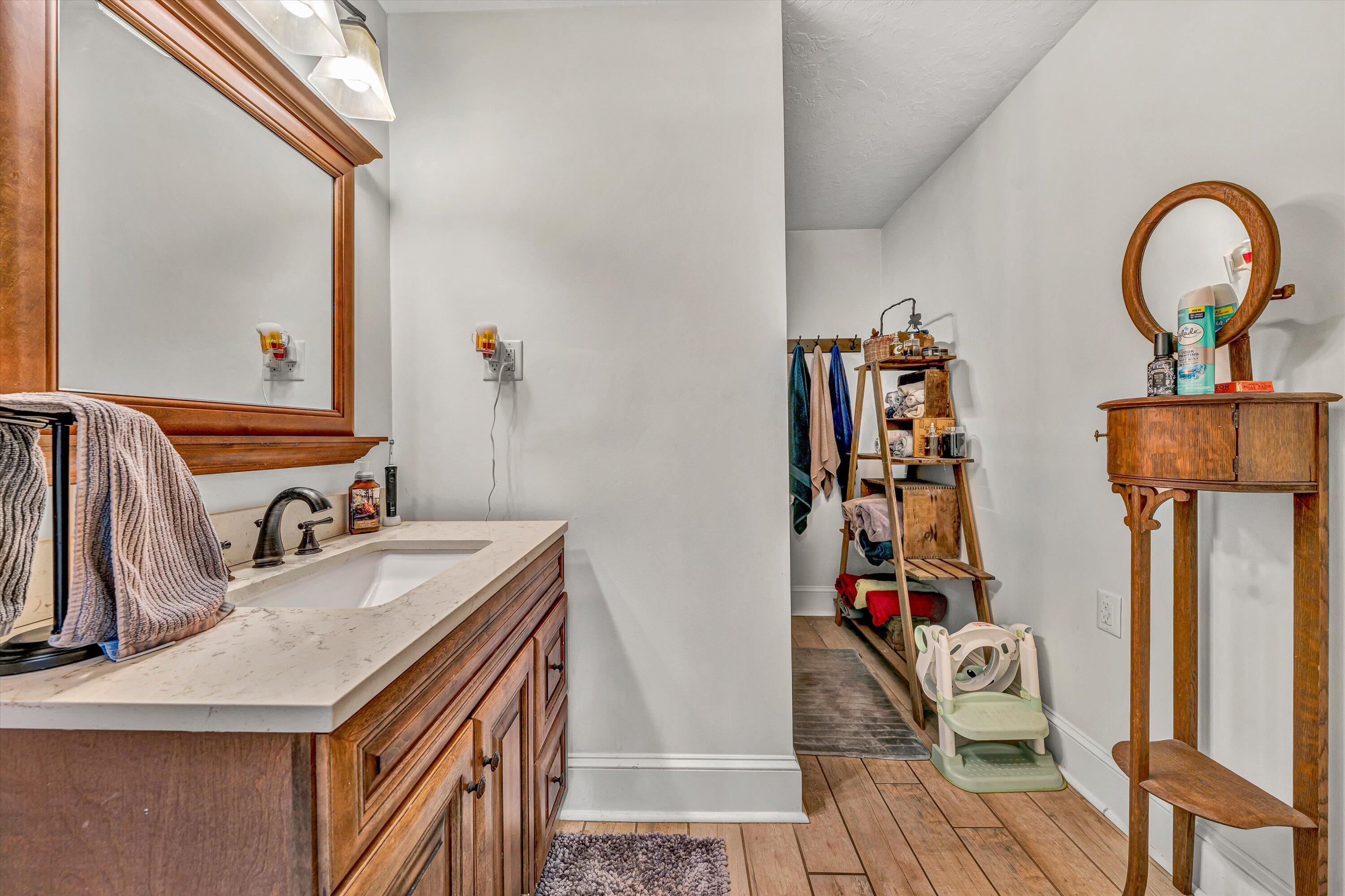 1150 Drewrys Hill Rd, Vinton, Virginia image 10