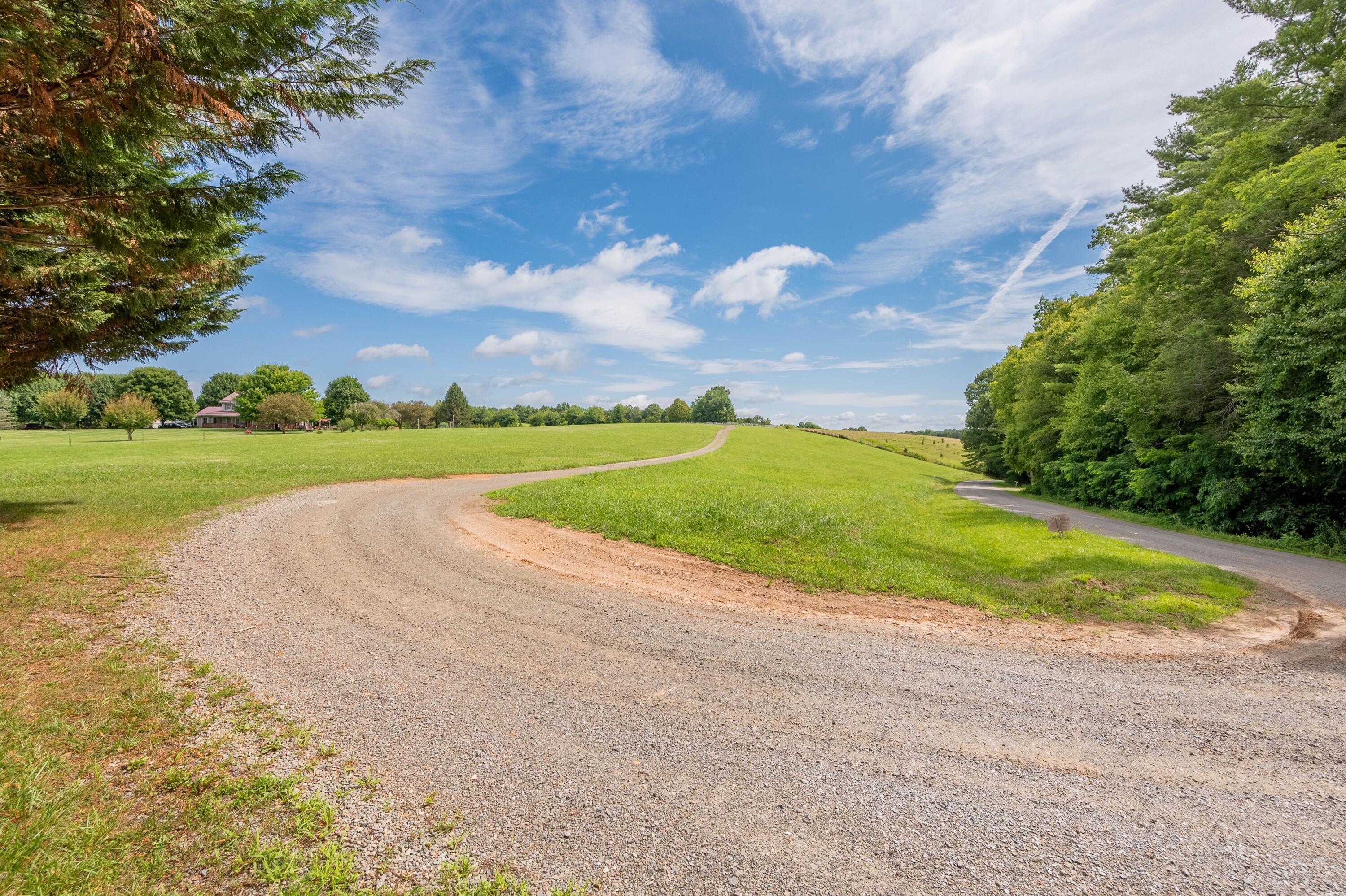 1940 Hunters Ridge Rd, Hillsville, Virginia image 9