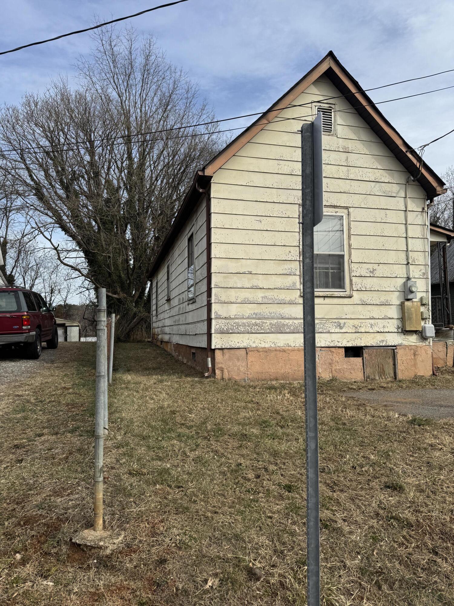 716 N Oneida St, Martinsville, Virginia image 2