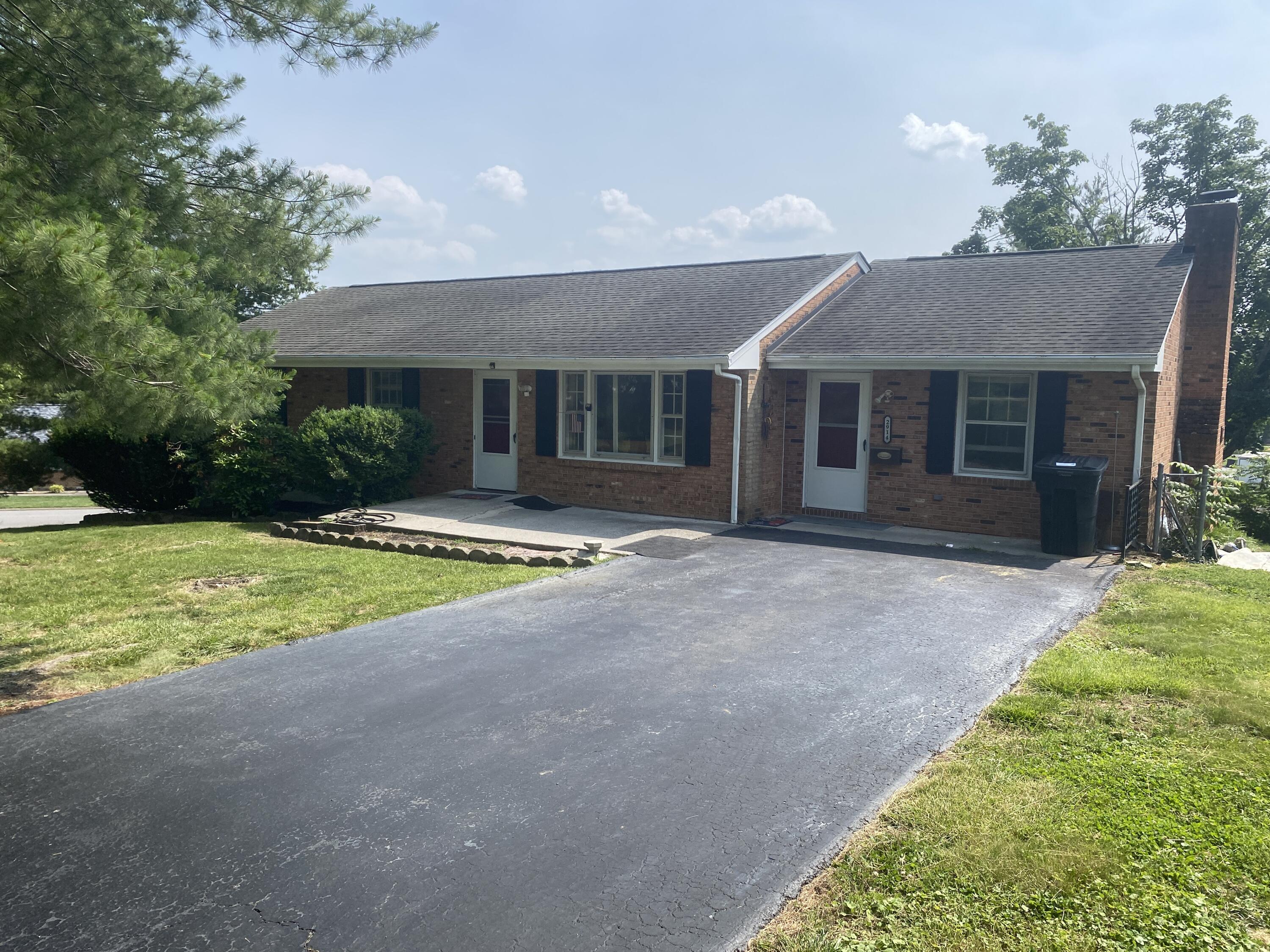 2914 Diplomat Dr, Roanoke, Virginia image 1