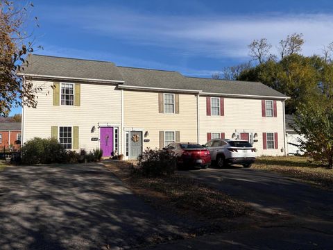 Multifamily For Sale - 113-115 W 1 St St #117<br/> Salem, VA 24153