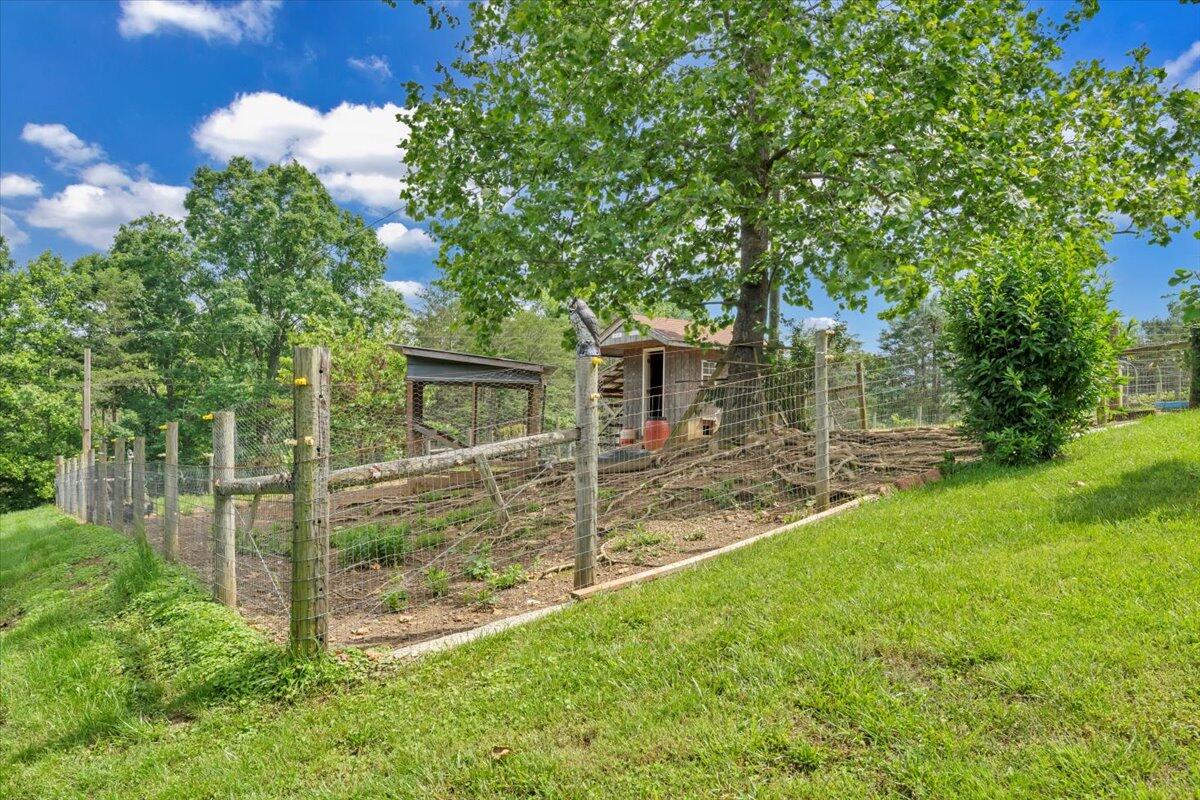 1320 Horseshoe Point Rd, Henry, Virginia image 3