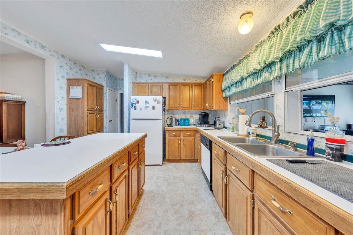 1320 Horseshoe Point Rd, Henry, Virginia image 17