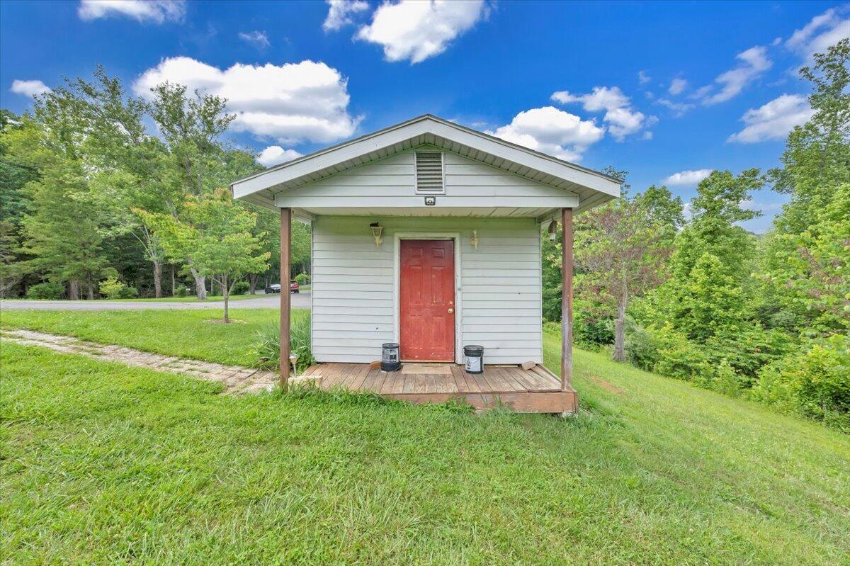 1320 Horseshoe Point Rd, Henry, Virginia image 37