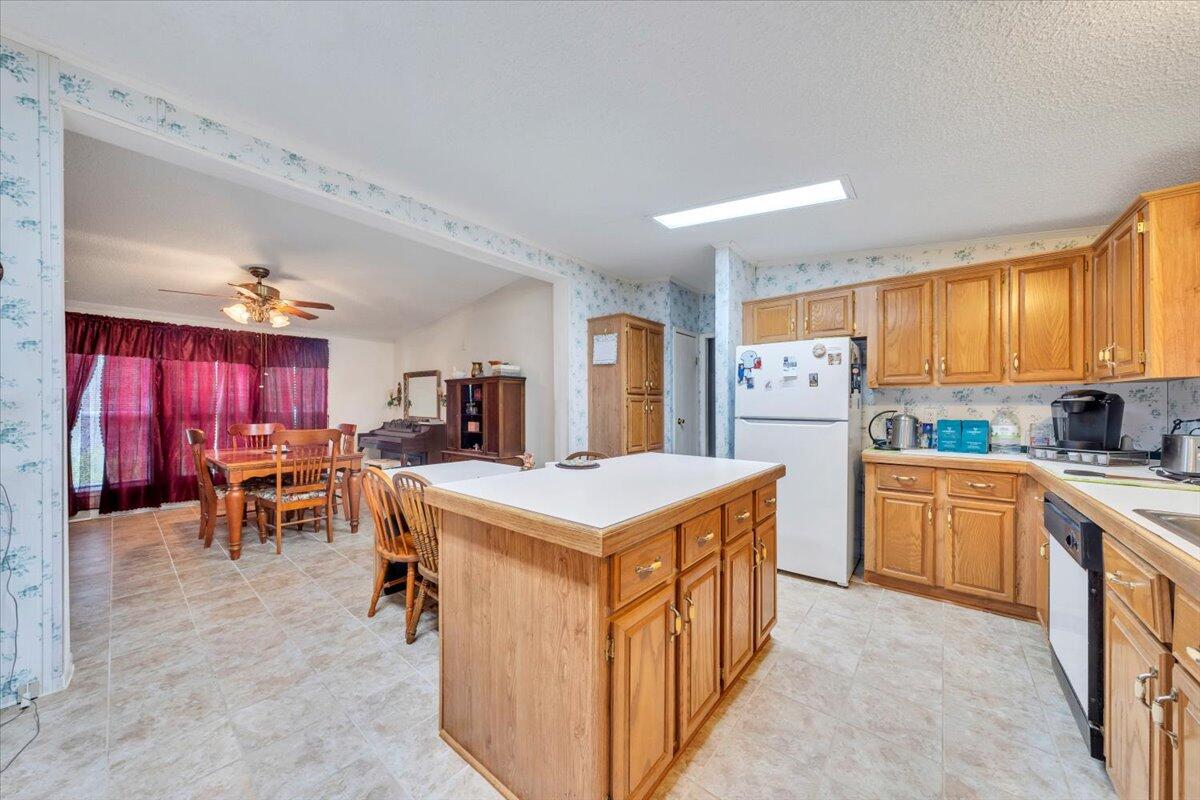 1320 Horseshoe Point Rd, Henry, Virginia image 16