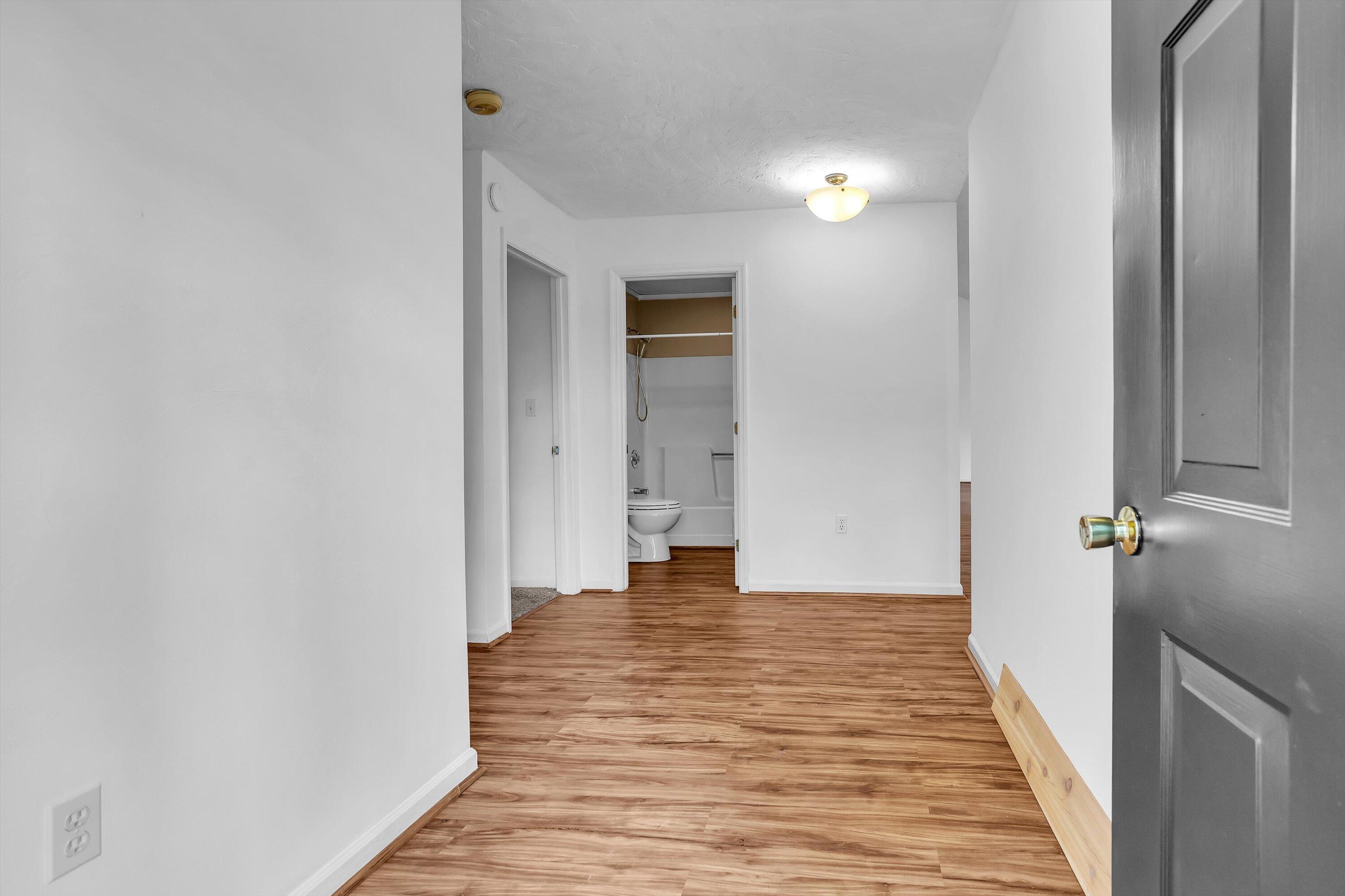 8646 Sanderson Dr, Roanoke, Virginia image 3